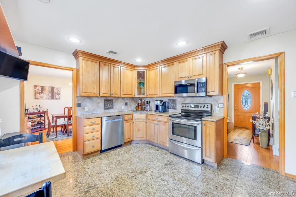 #6 photo, 338 Stewart Avenue, Bethpage , NY 11714