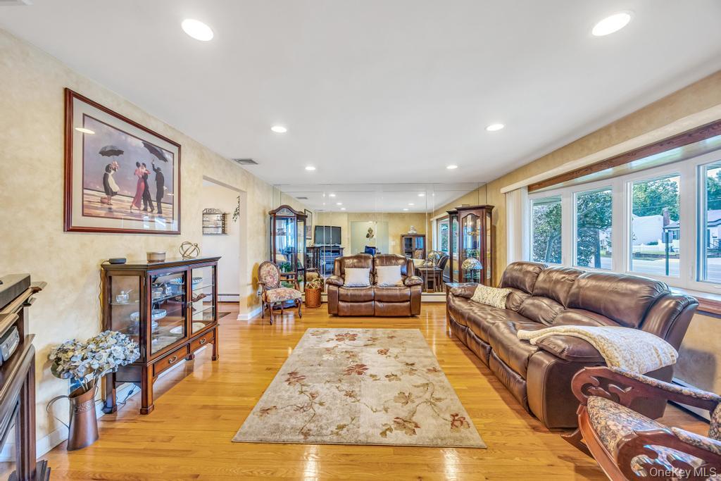 #9 photo, 338 Stewart Avenue, Bethpage , NY 11714