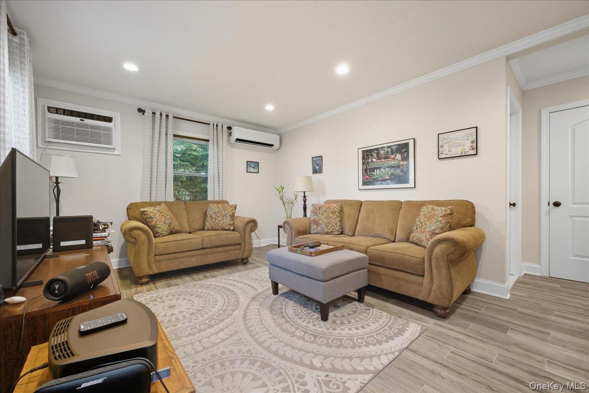 #3 photo, 59 Cotton Lane, ナッソー郡 Levittown , NY 11756