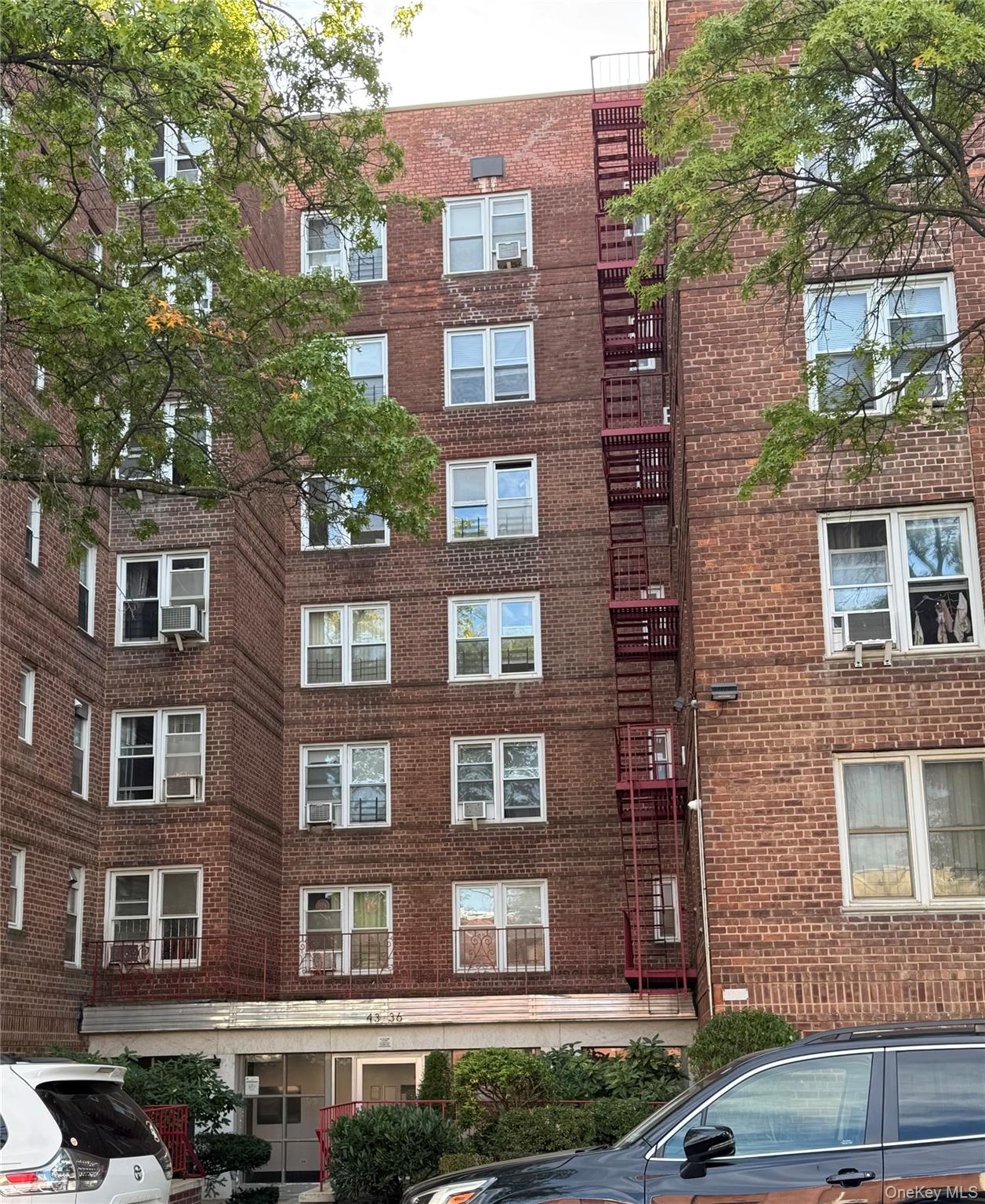 #1 photo, 43-36 Robinson Street, クイーンズ区 Flushing , NY 11355