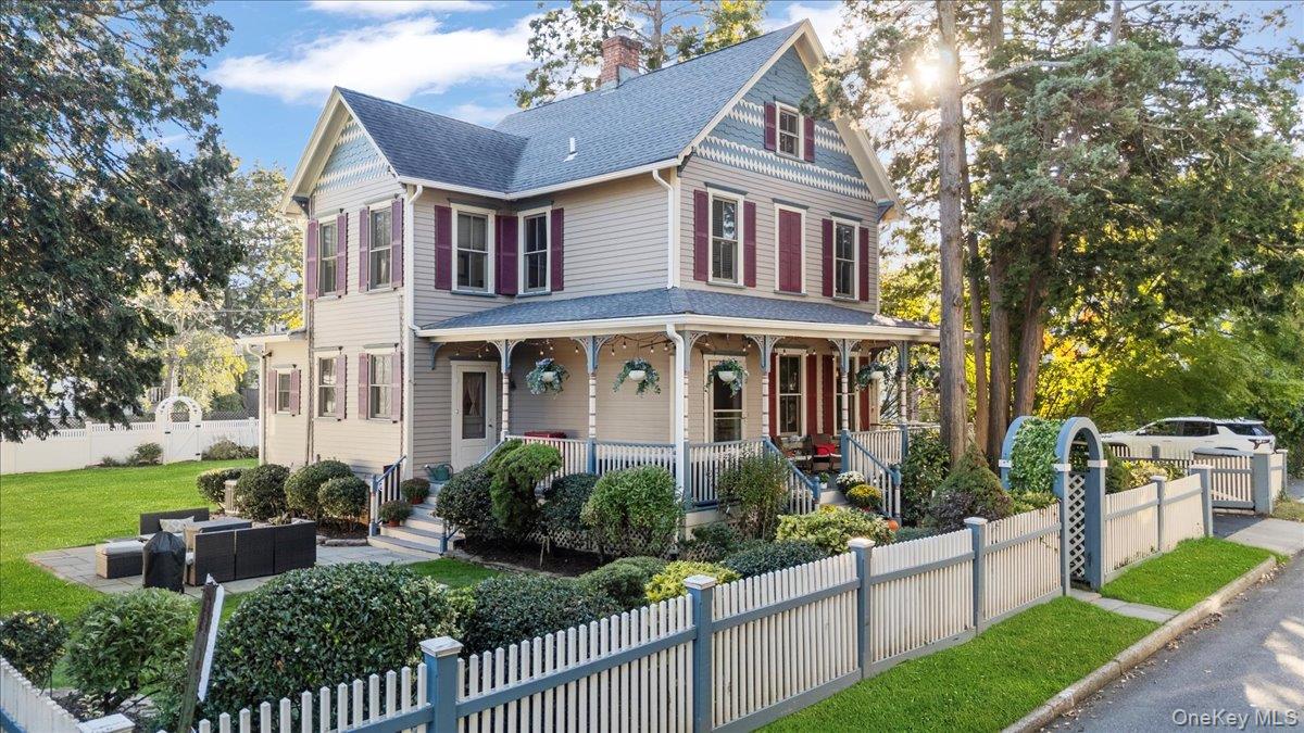 #1 photo, 9 Maple Avenue, Sea Cliff , NY 11579