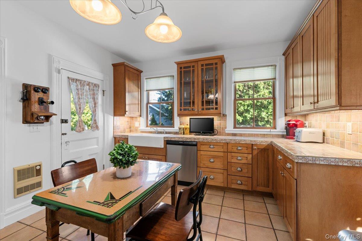 #16 photo, 9 Maple Avenue, Sea Cliff , NY 11579