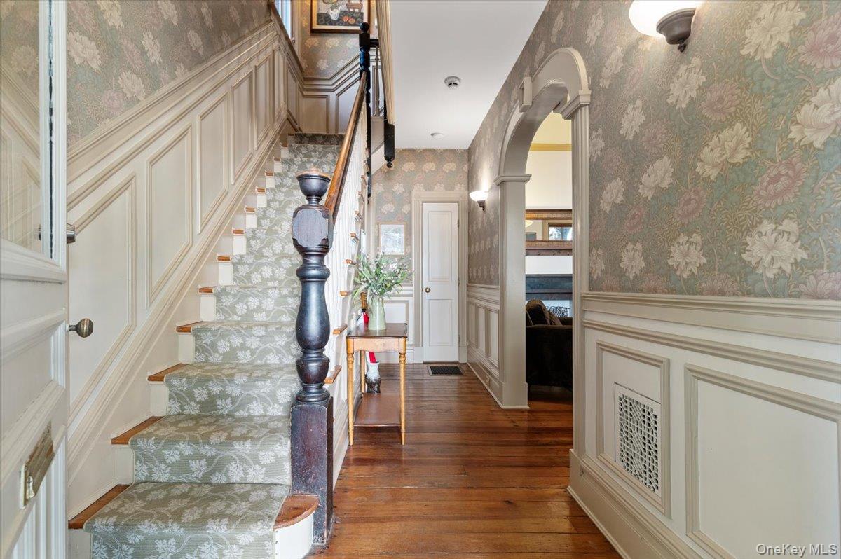 #6 photo, 9 Maple Avenue, Sea Cliff , NY 11579