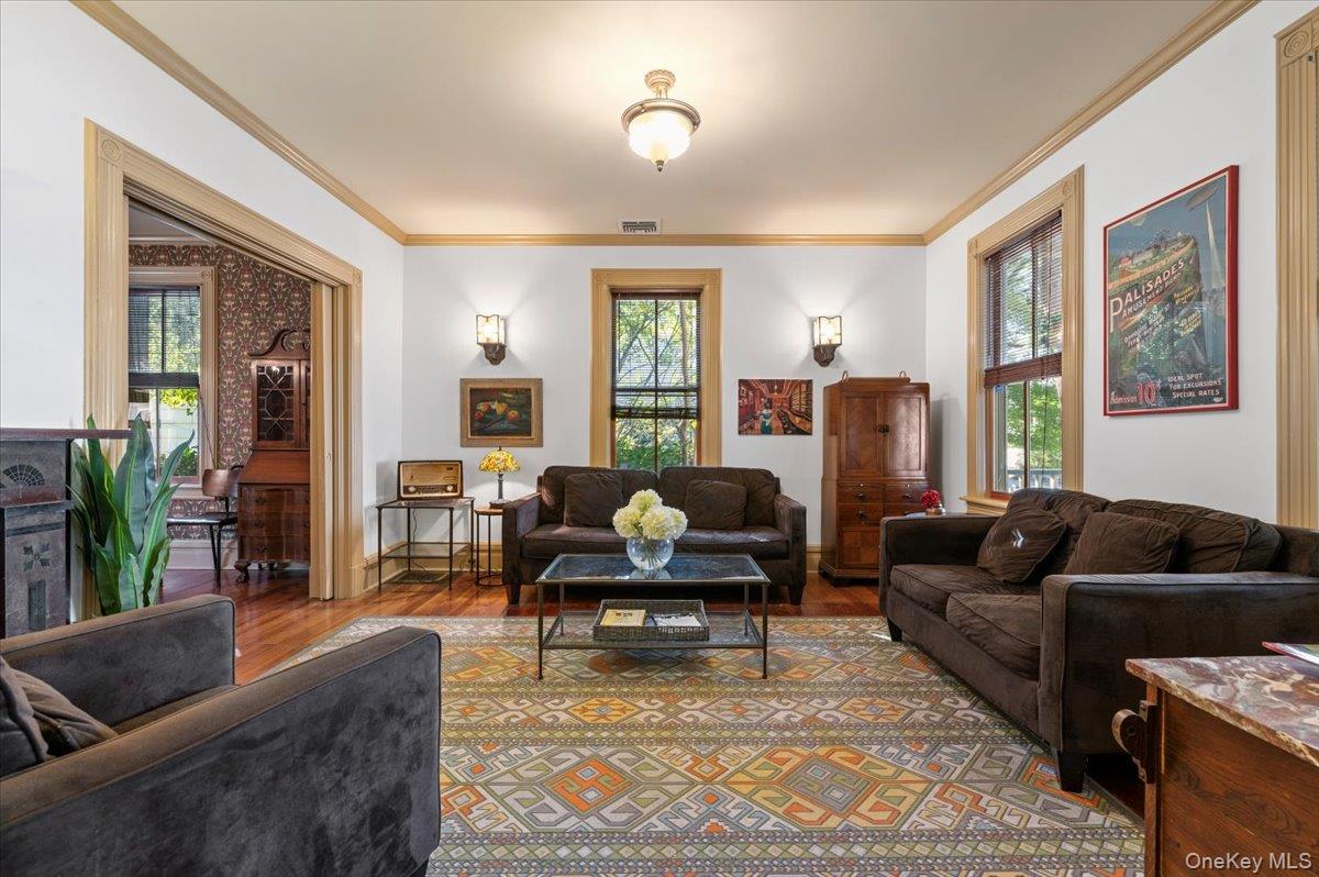 #7 photo, 9 Maple Avenue, Sea Cliff , NY 11579