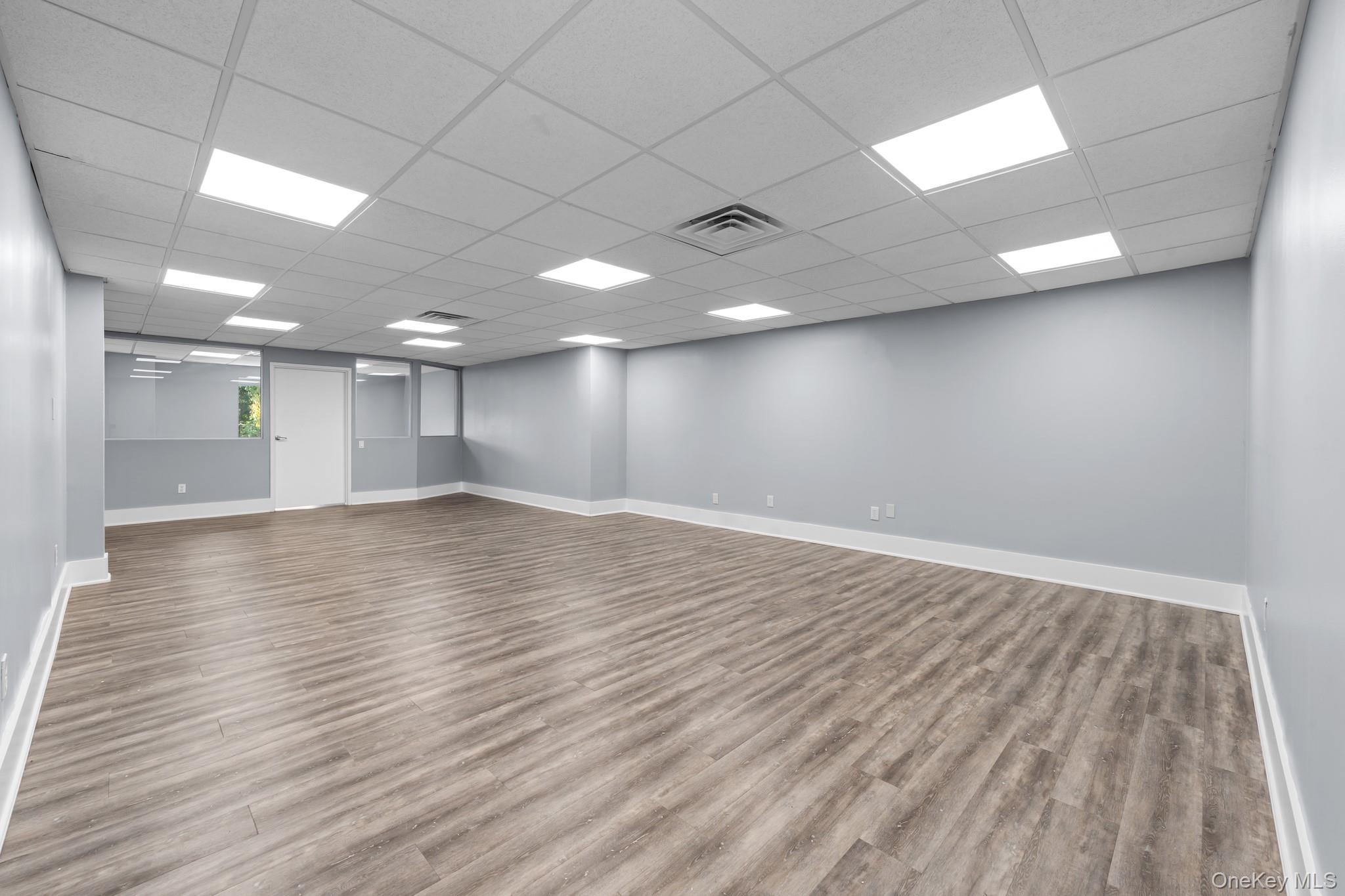 #4 photo, 308 W Main Street, サフォーク郡 Smithtown , NY 11787