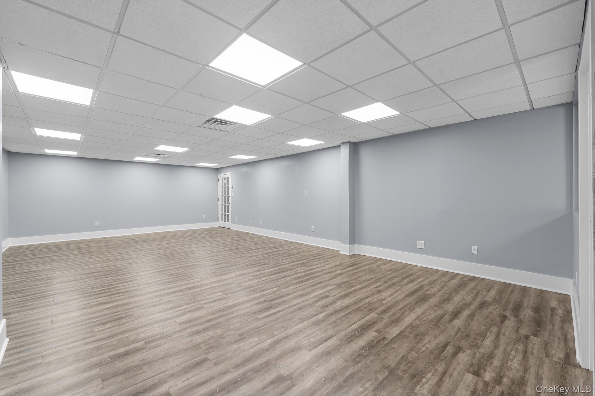 #6 photo, 308 W Main Street, サフォーク郡 Smithtown , NY 11787