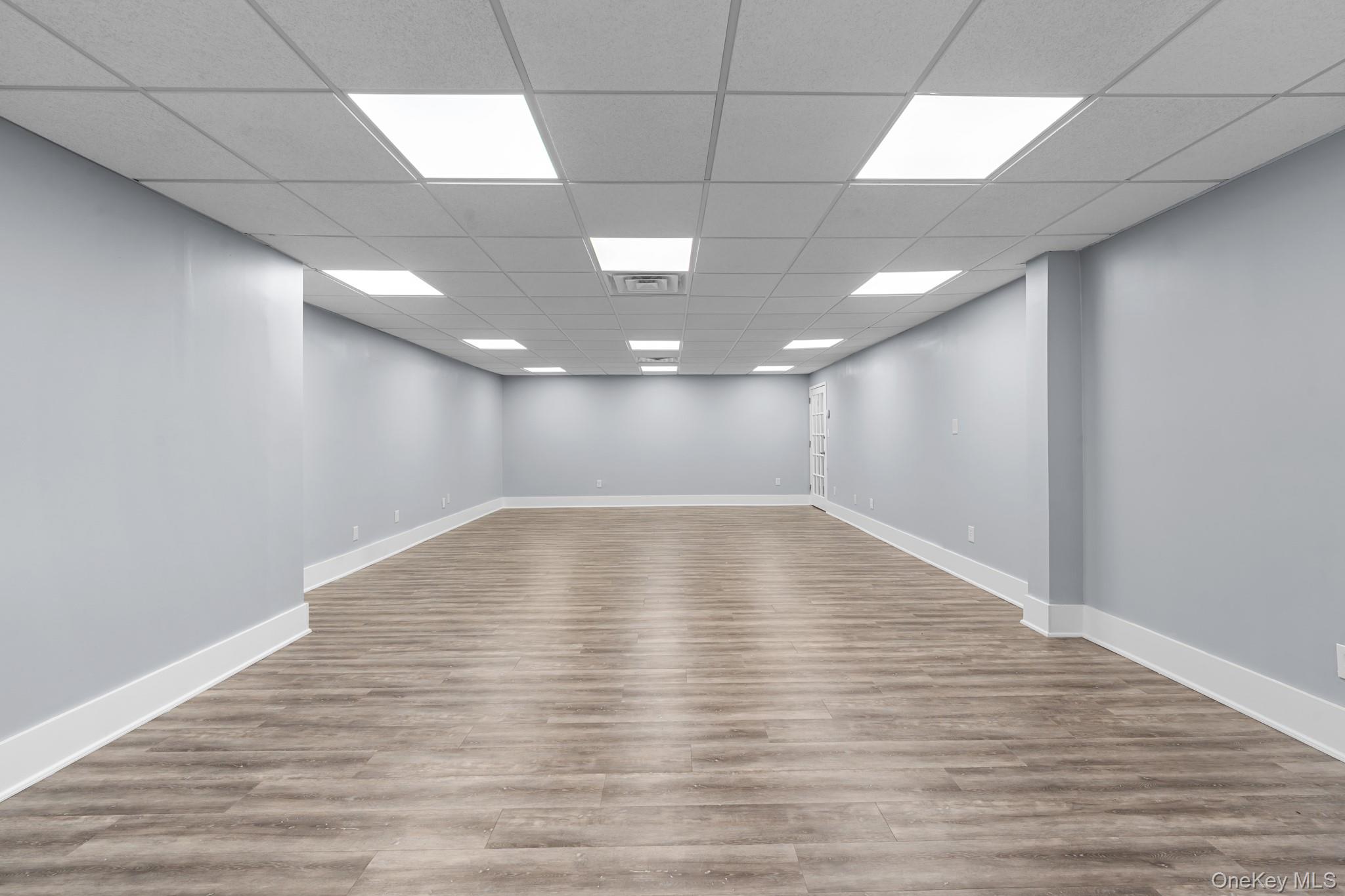 #7 photo, 308 W Main Street, サフォーク郡 Smithtown , NY 11787