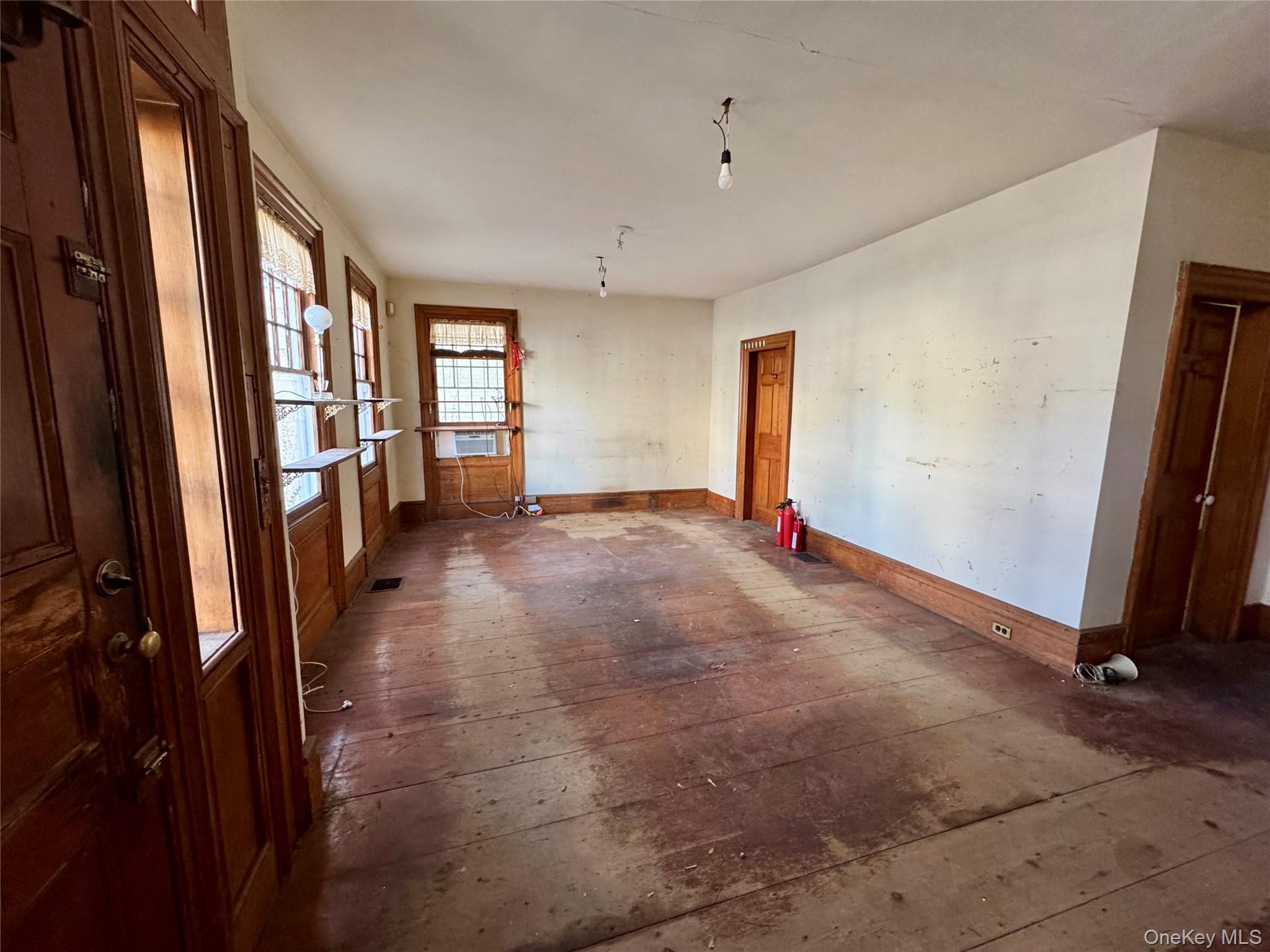 #3 photo, 425 Main, Саффолк ‖ Greenport , NY 11944