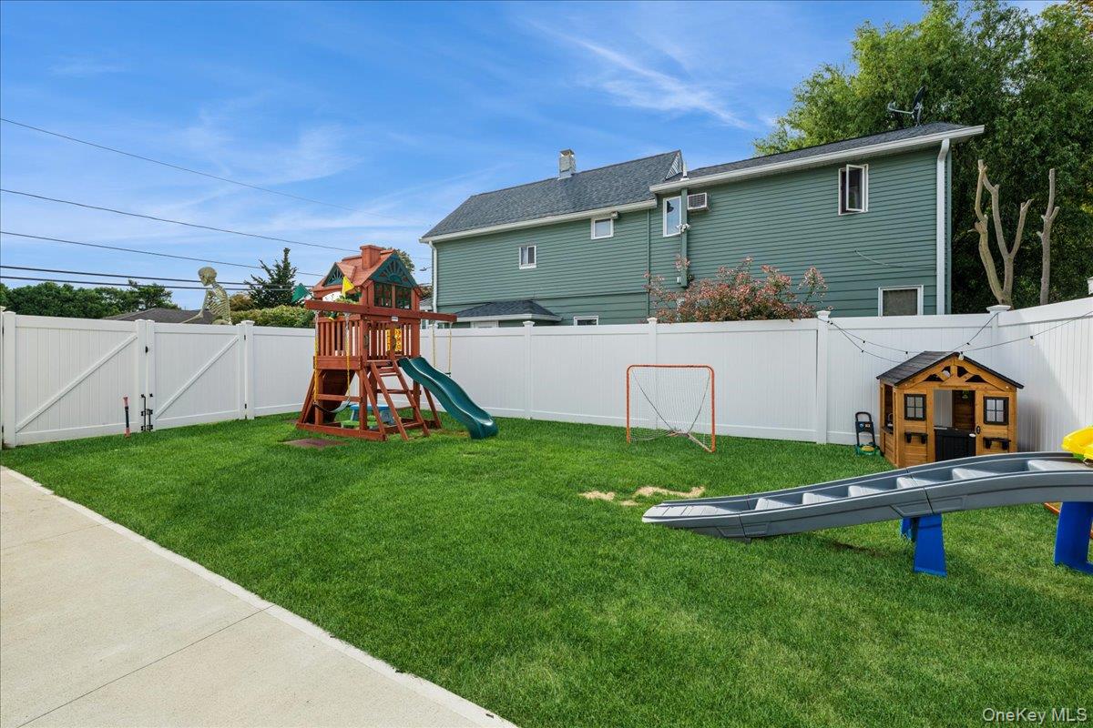 #18 photo, 59 Grand Place, East Northport , NY 11731