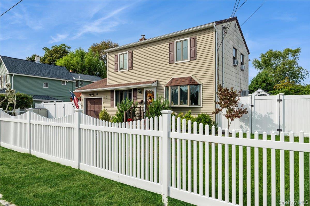 #3 photo, 59 Grand Place, East Northport , NY 11731