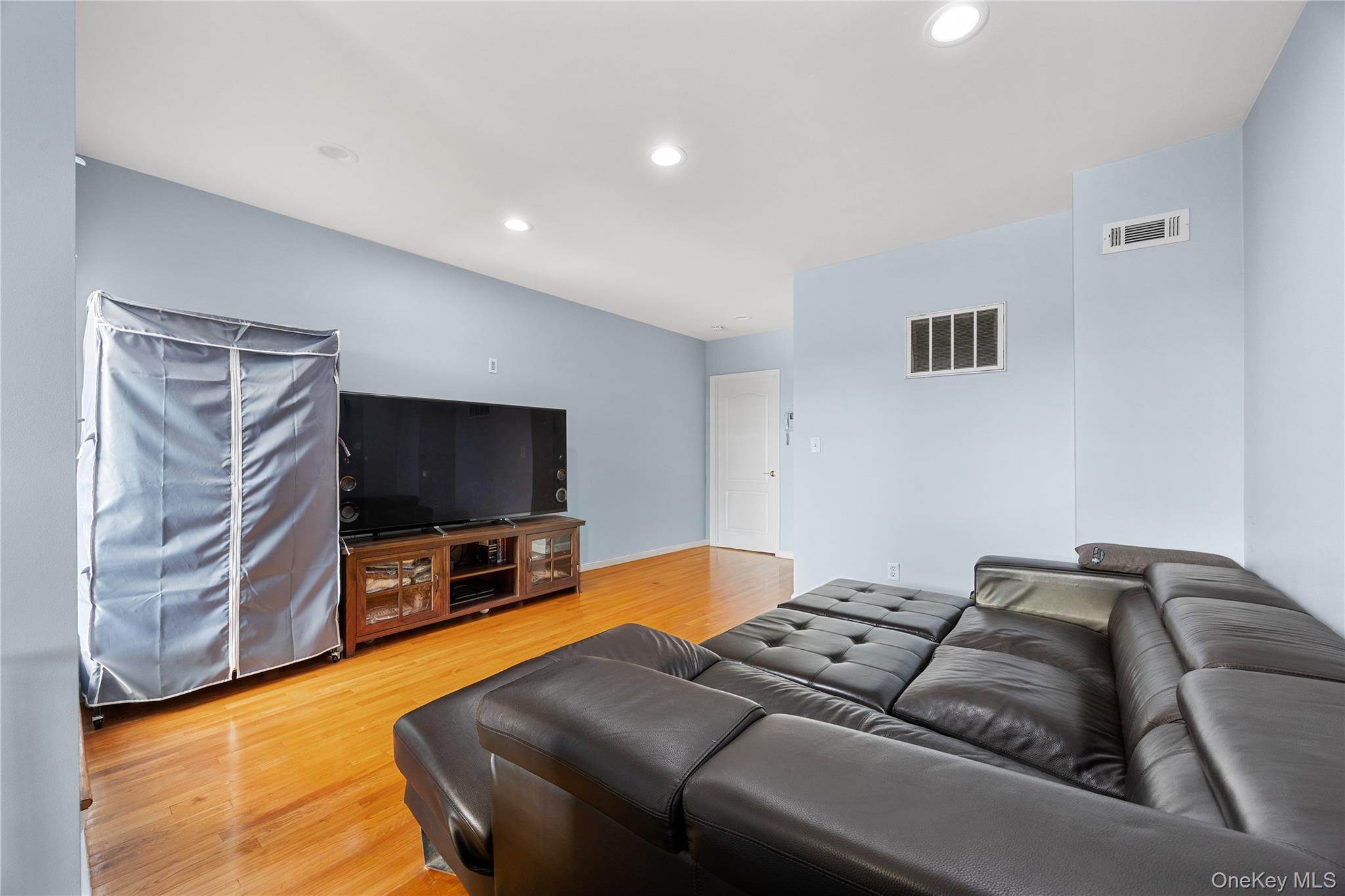 #3 photo, 2881 Cropsey Avenue, ブルックリン区 Brooklyn , NY 11214