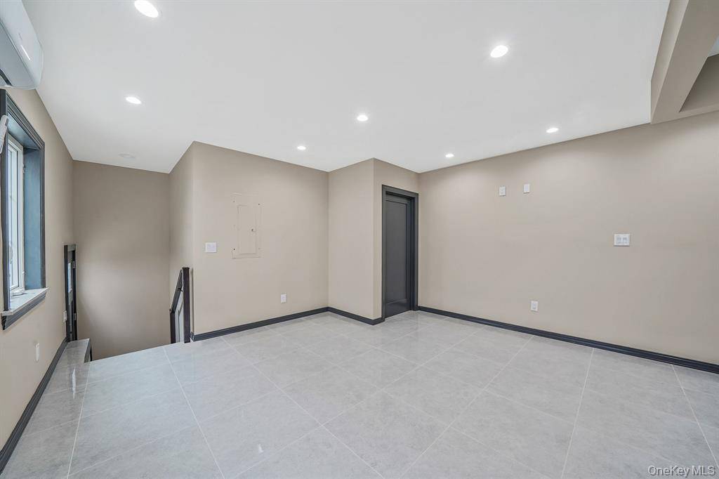 #5 photo, 139-11 Linden Boulevard, Jamaica , NY 11436