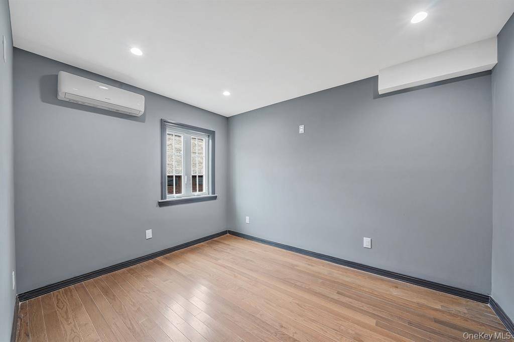 #7 photo, 139-11 Linden Boulevard, Jamaica , NY 11436