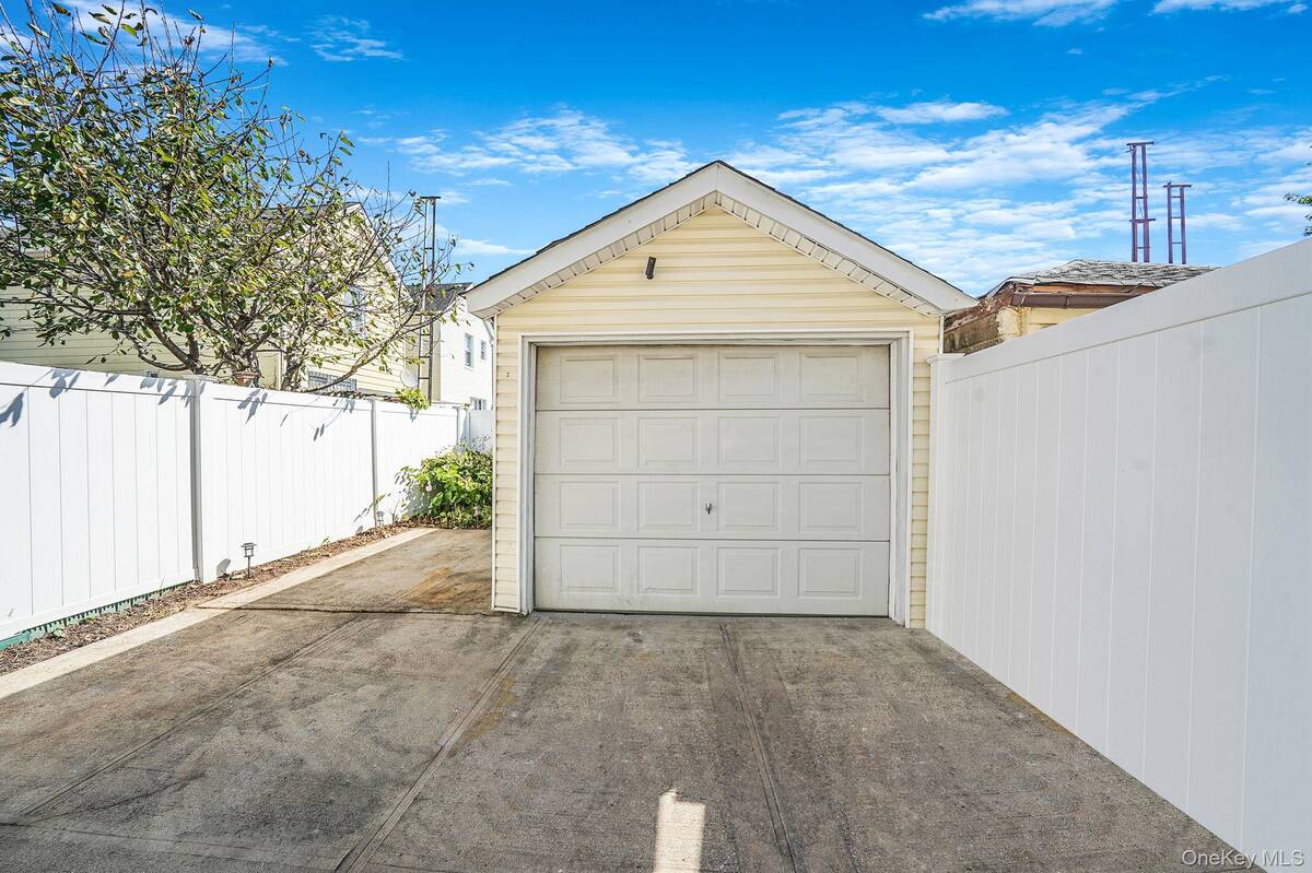 #5 photo, 110-35 107th Street, Ozone Park , NY 11417