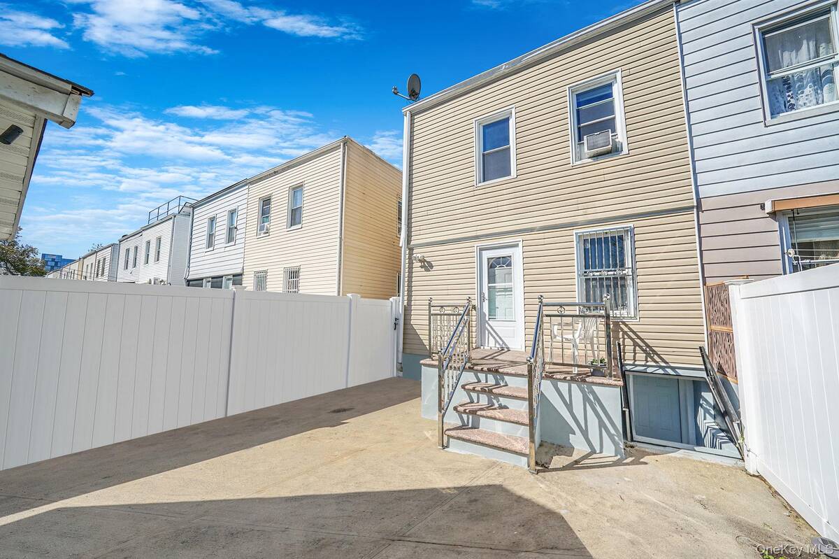 #8 photo, 110-35 107th Street, Ozone Park , NY 11417