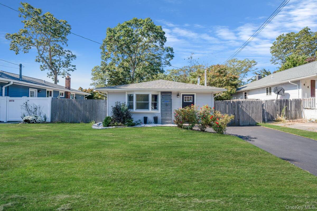 #1 photo, 6 Bonny Drive, Mastic , NY 11950