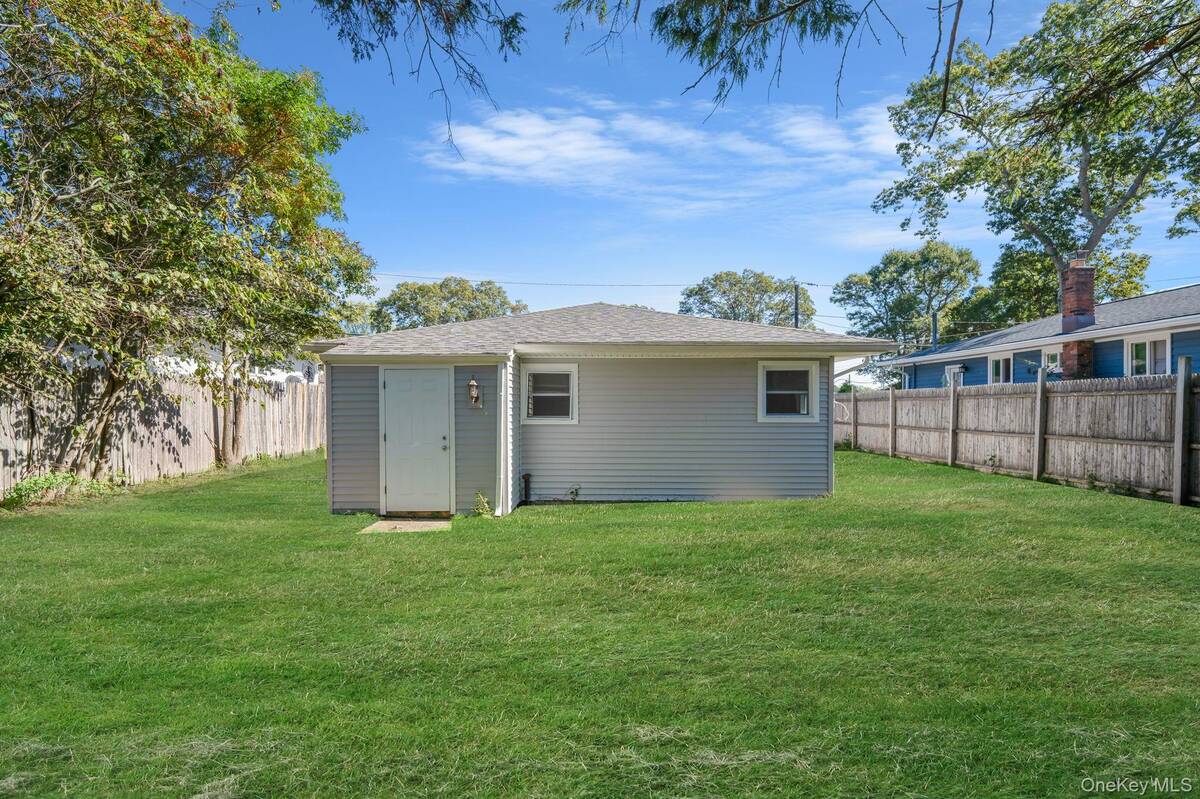 #19 photo, 6 Bonny Drive, Mastic , NY 11950