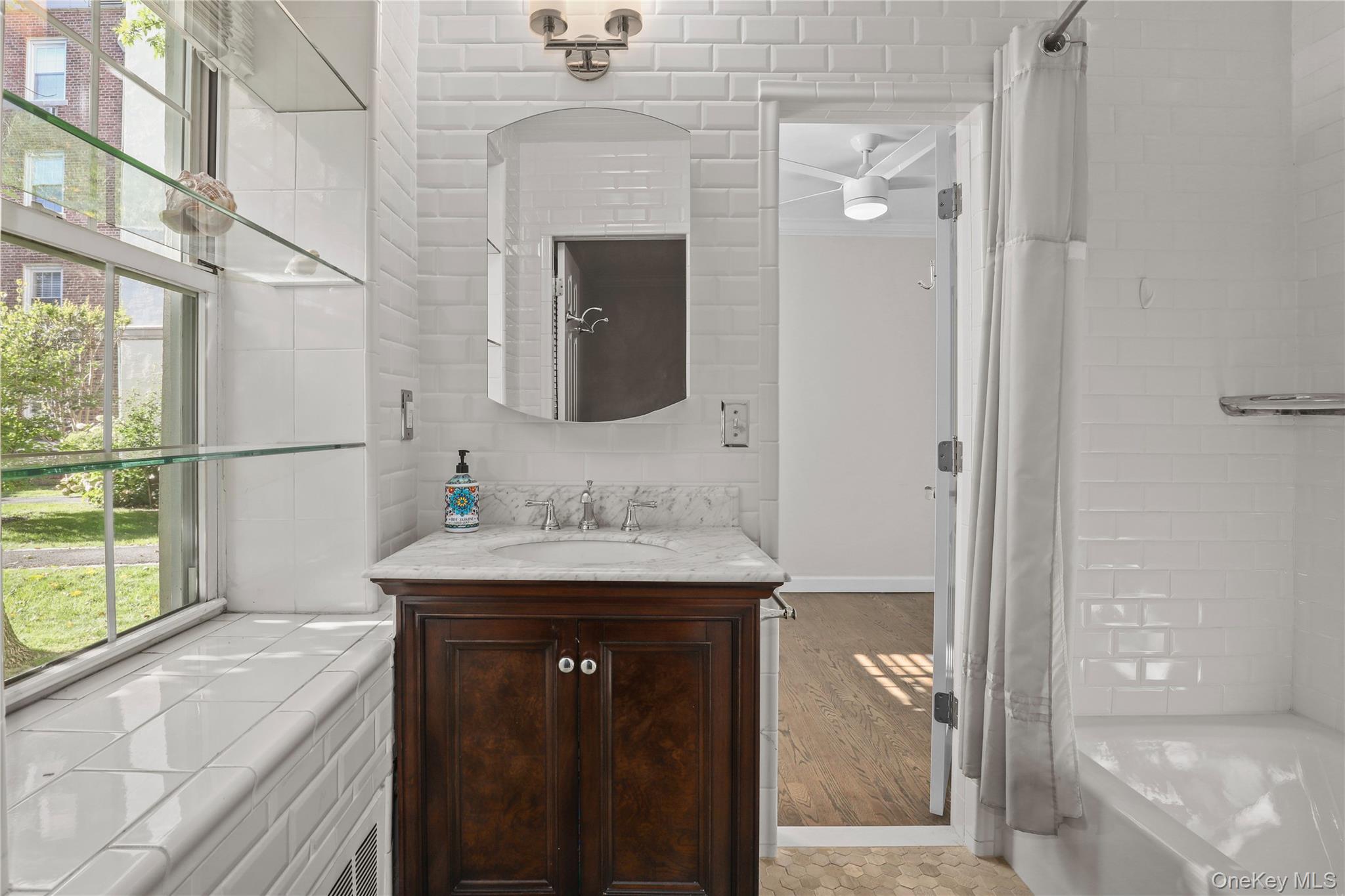 #13 photo, 6 Brooklands, Bronxville , NY 10708