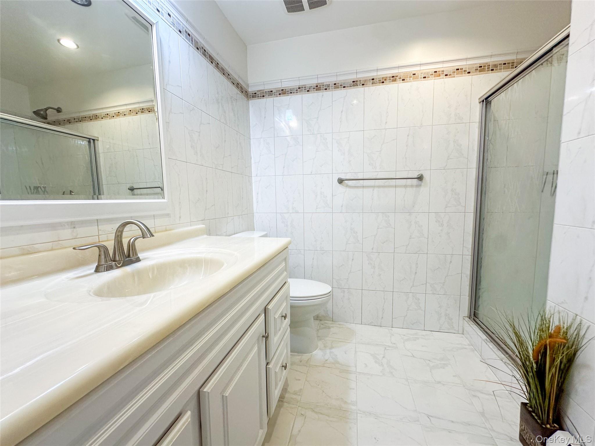 #20 photo, 18 Granada Crescent, White Plains , NY 10603