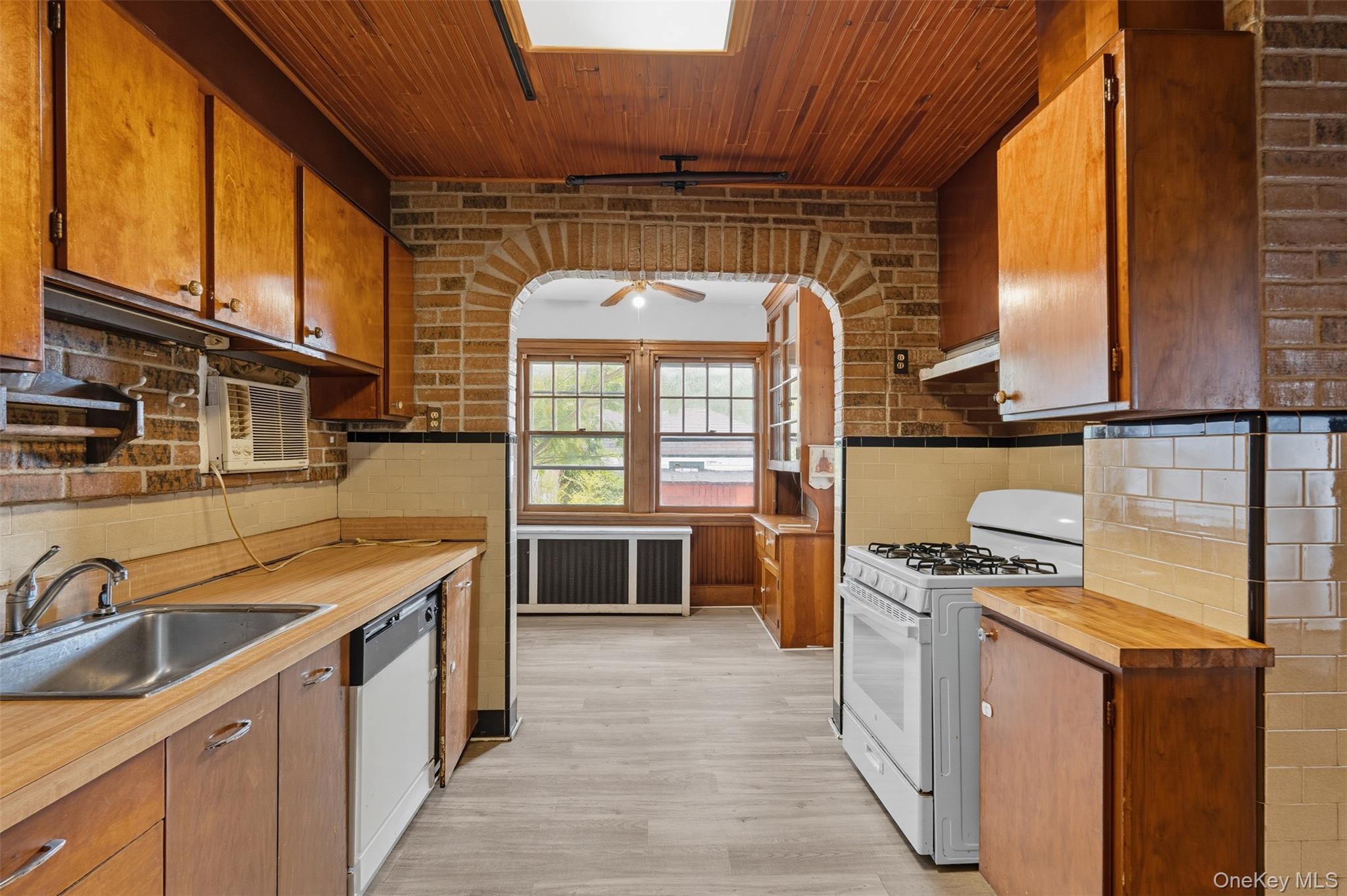 #4 photo, 102 Washington Avenue, Suffern , NY 10901