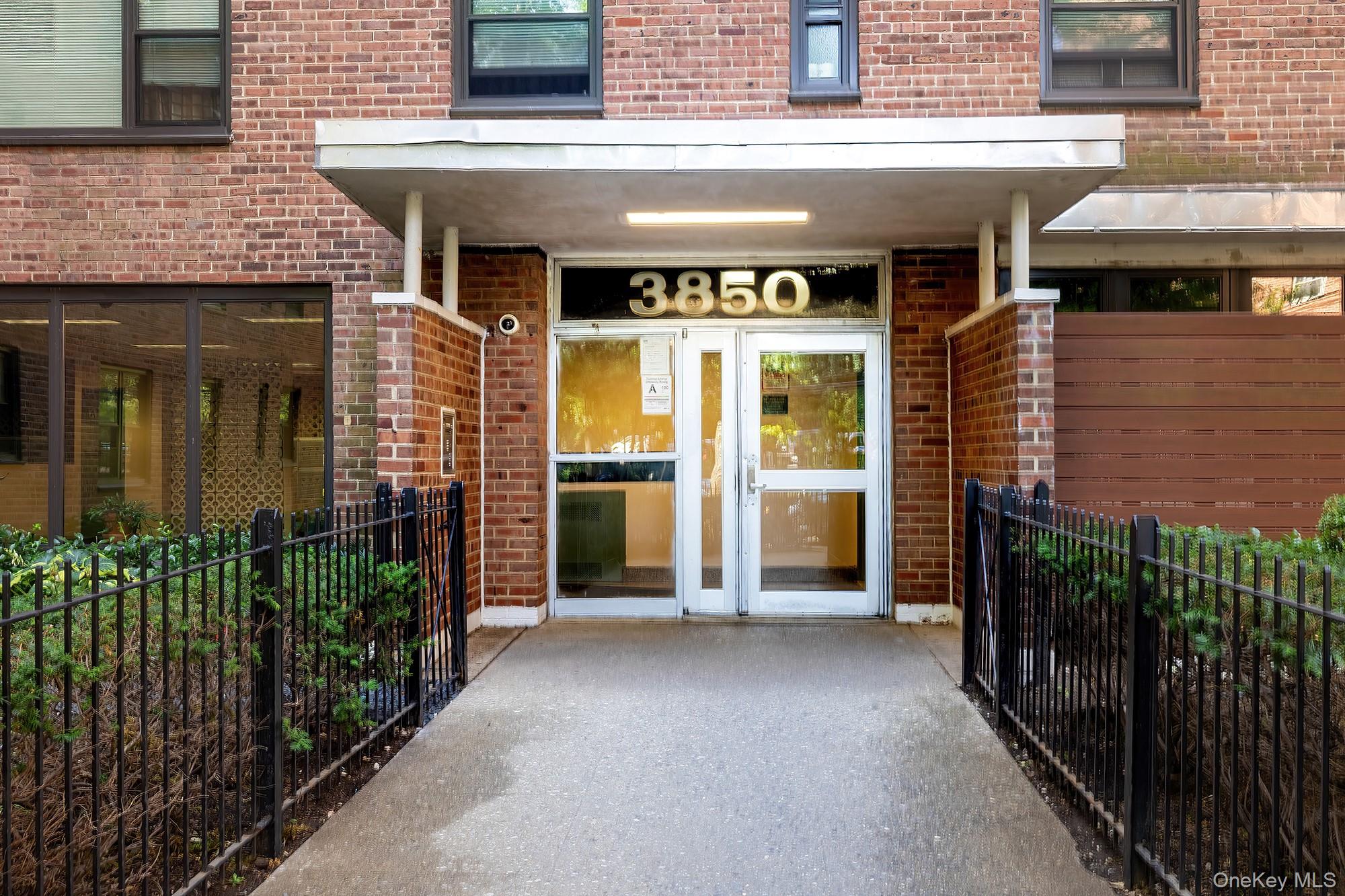 #1 photo, 3850 Sedgwick Avenue, Bronx , NY 10463