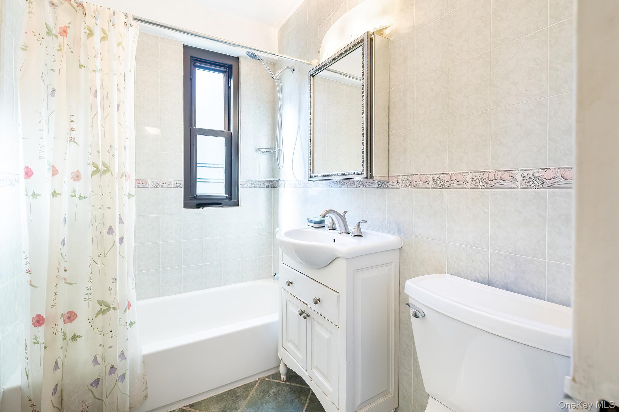 #19 photo, 3850 Sedgwick Avenue, Bronx , NY 10463