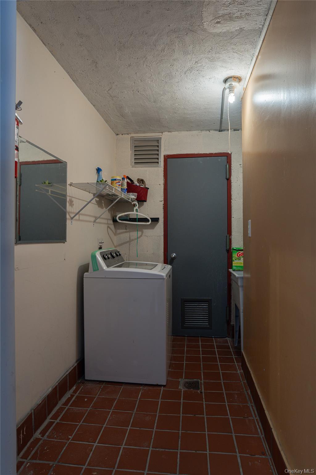 #11 photo, 955 E 212th Street, Bronx , NY 10469