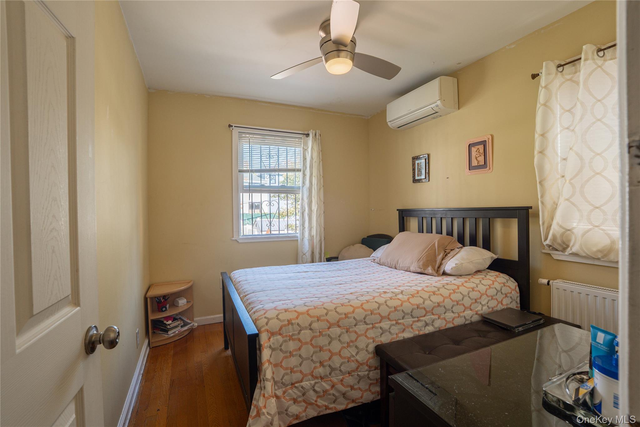 #13 photo, 955 E 212th Street, Bronx , NY 10469