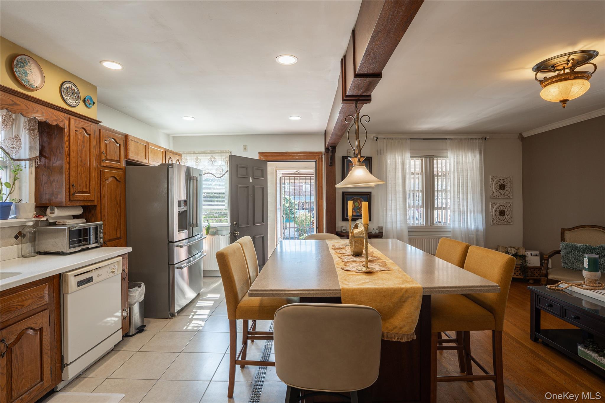 #17 photo, 955 E 212th Street, Bronx , NY 10469