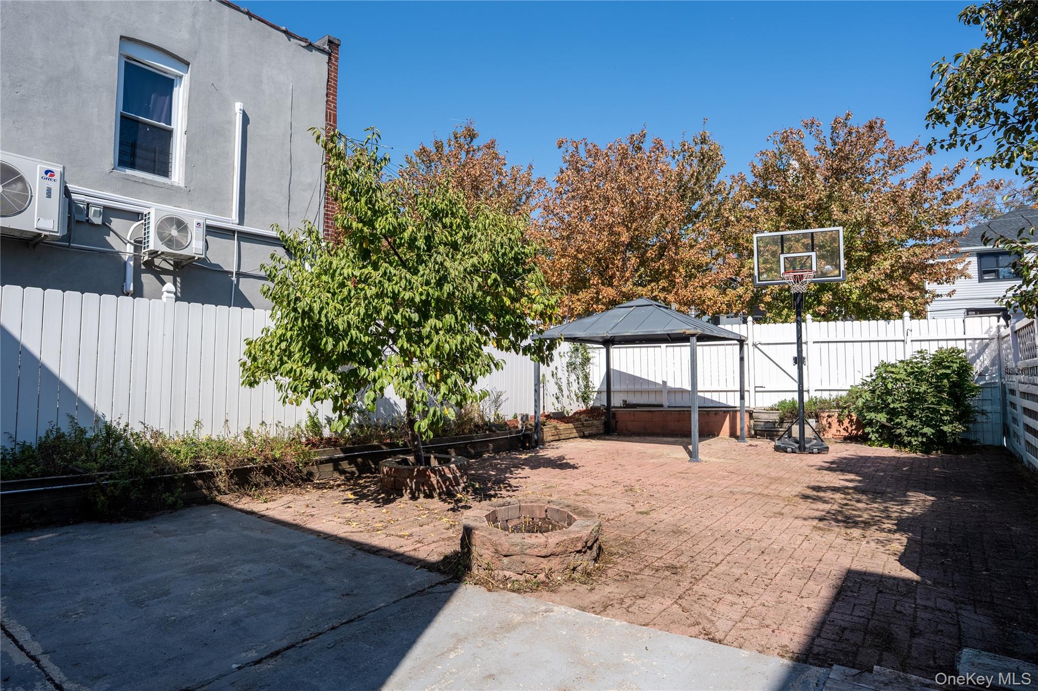 #3 photo, 955 E 212th Street, Bronx , NY 10469