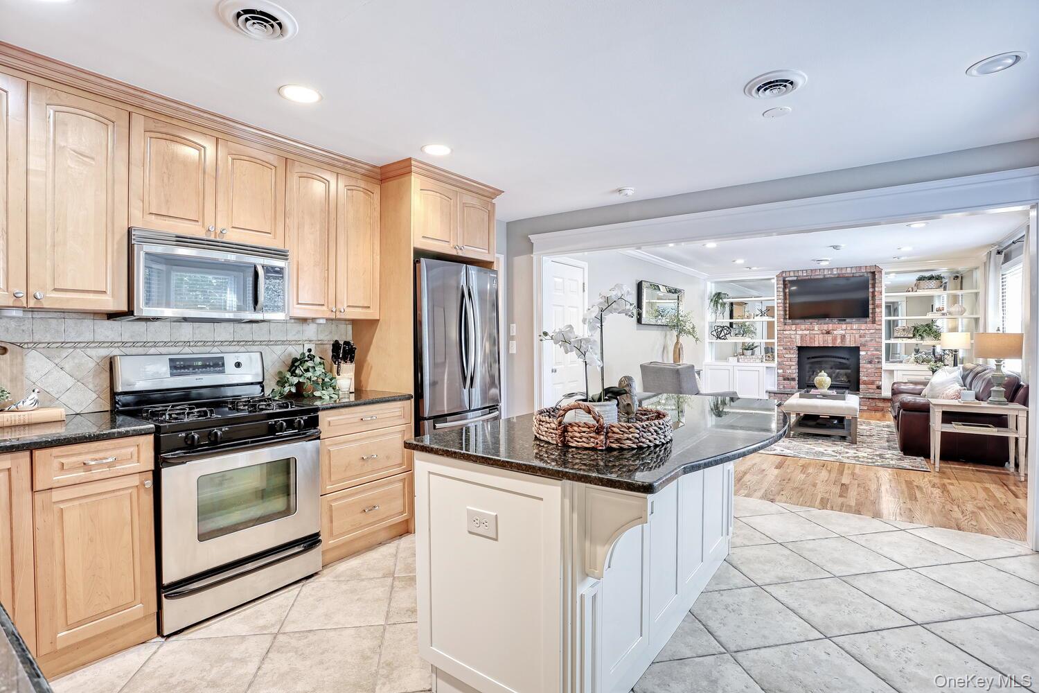 #10 photo, 122 Birch Lane, New City , NY 10956