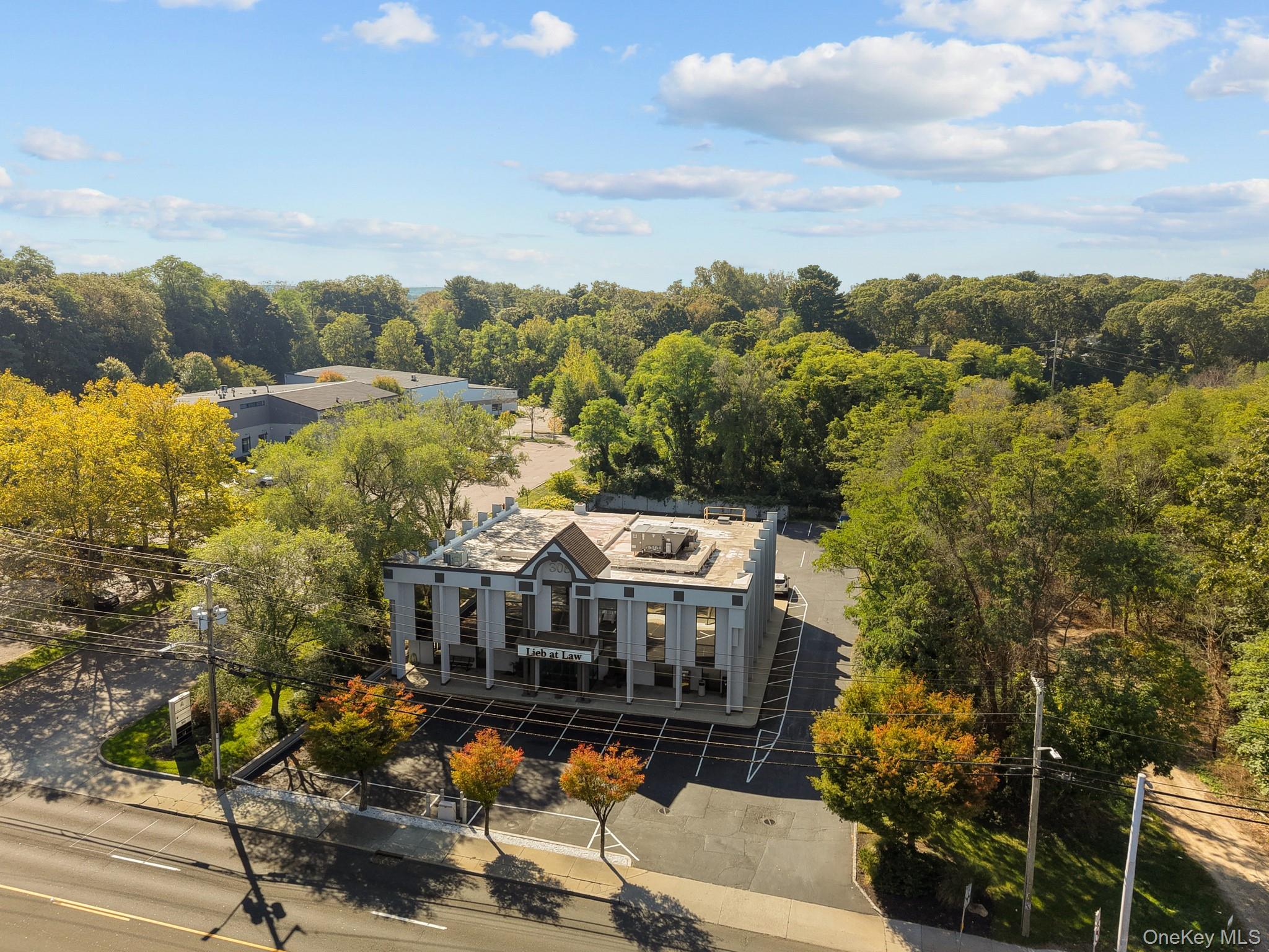 #14 photo, 308 W Main Street, サフォーク郡 Smithtown , NY 11787