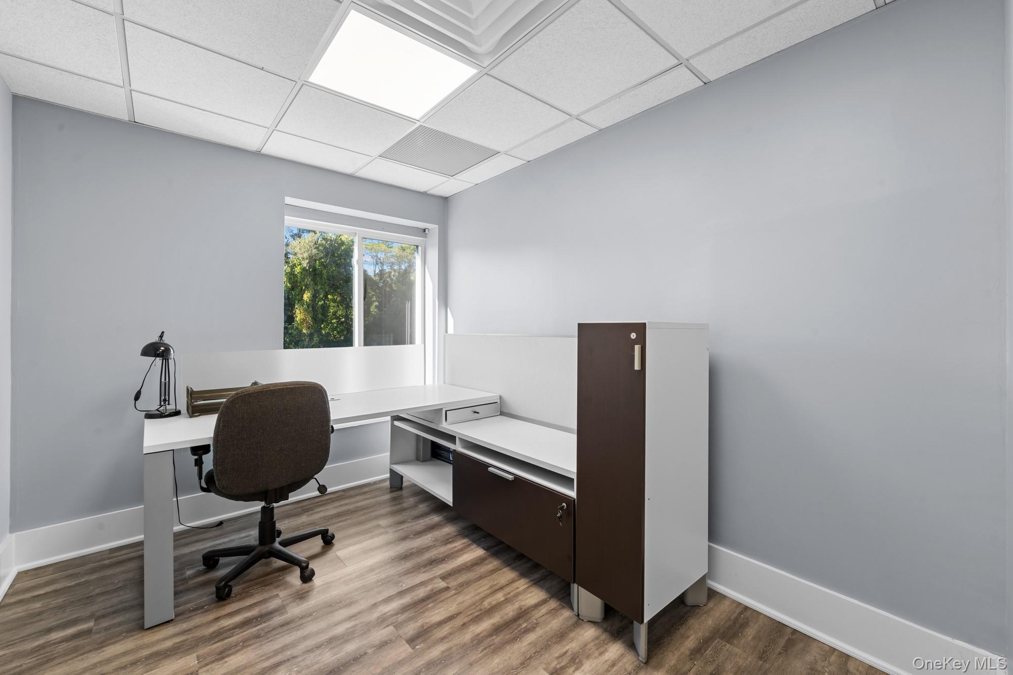 #3 photo, 308 W Main Street, サフォーク郡 Smithtown , NY 11787