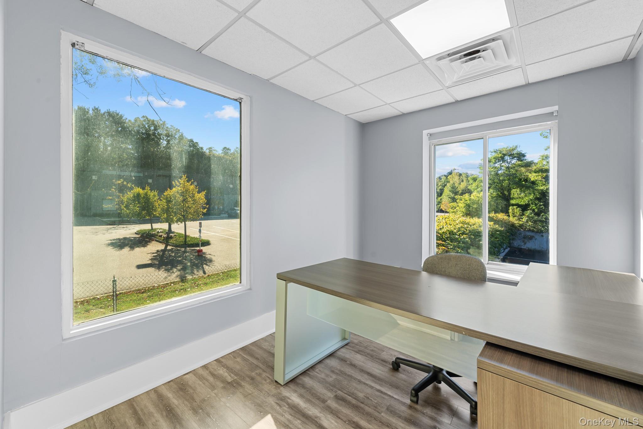 #4 photo, 308 W Main Street, サフォーク郡 Smithtown , NY 11787