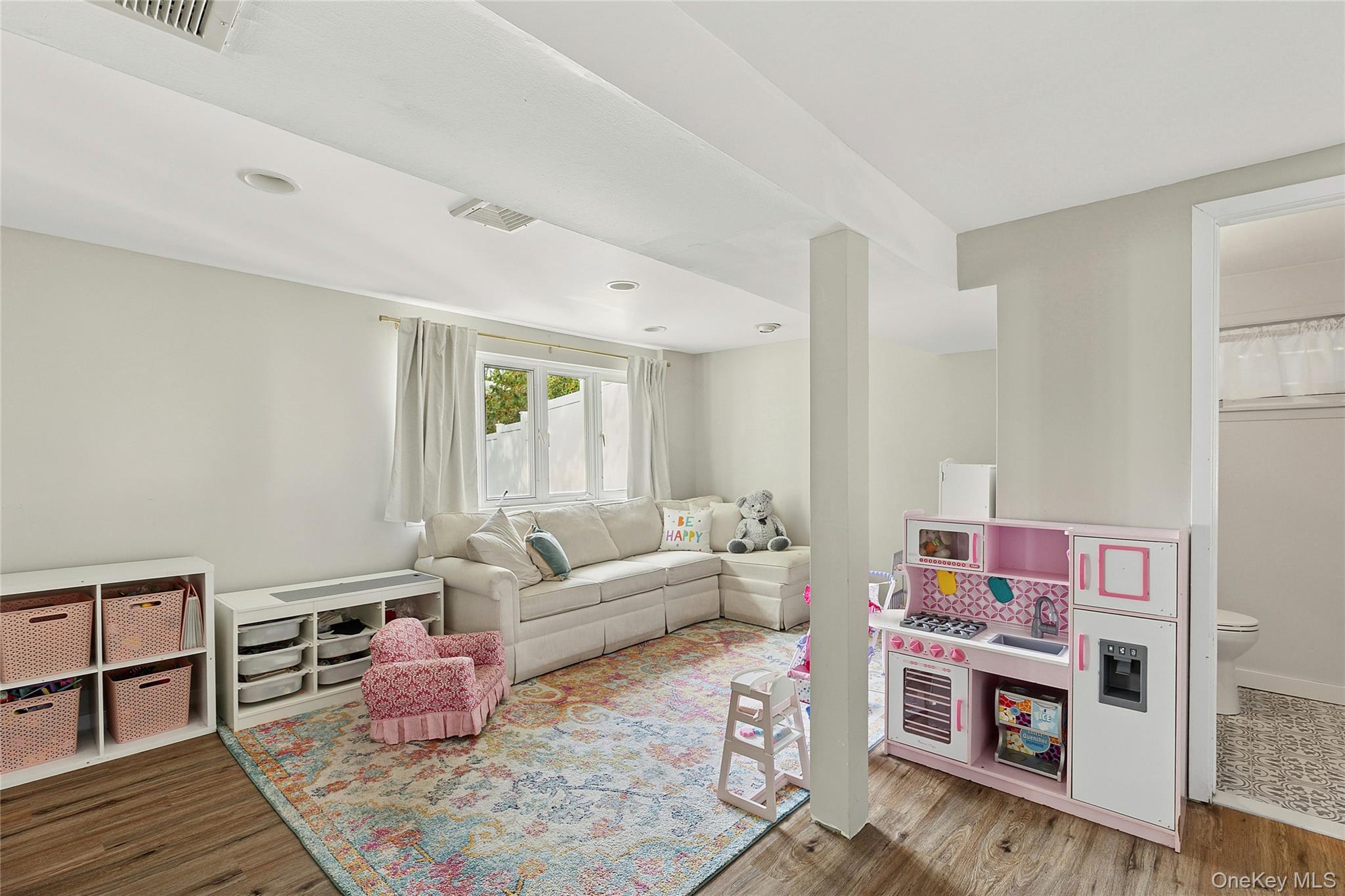 #12 photo, 19 Partridge Lane, सफ़ोक काउंटी East Setauket , NY 11733