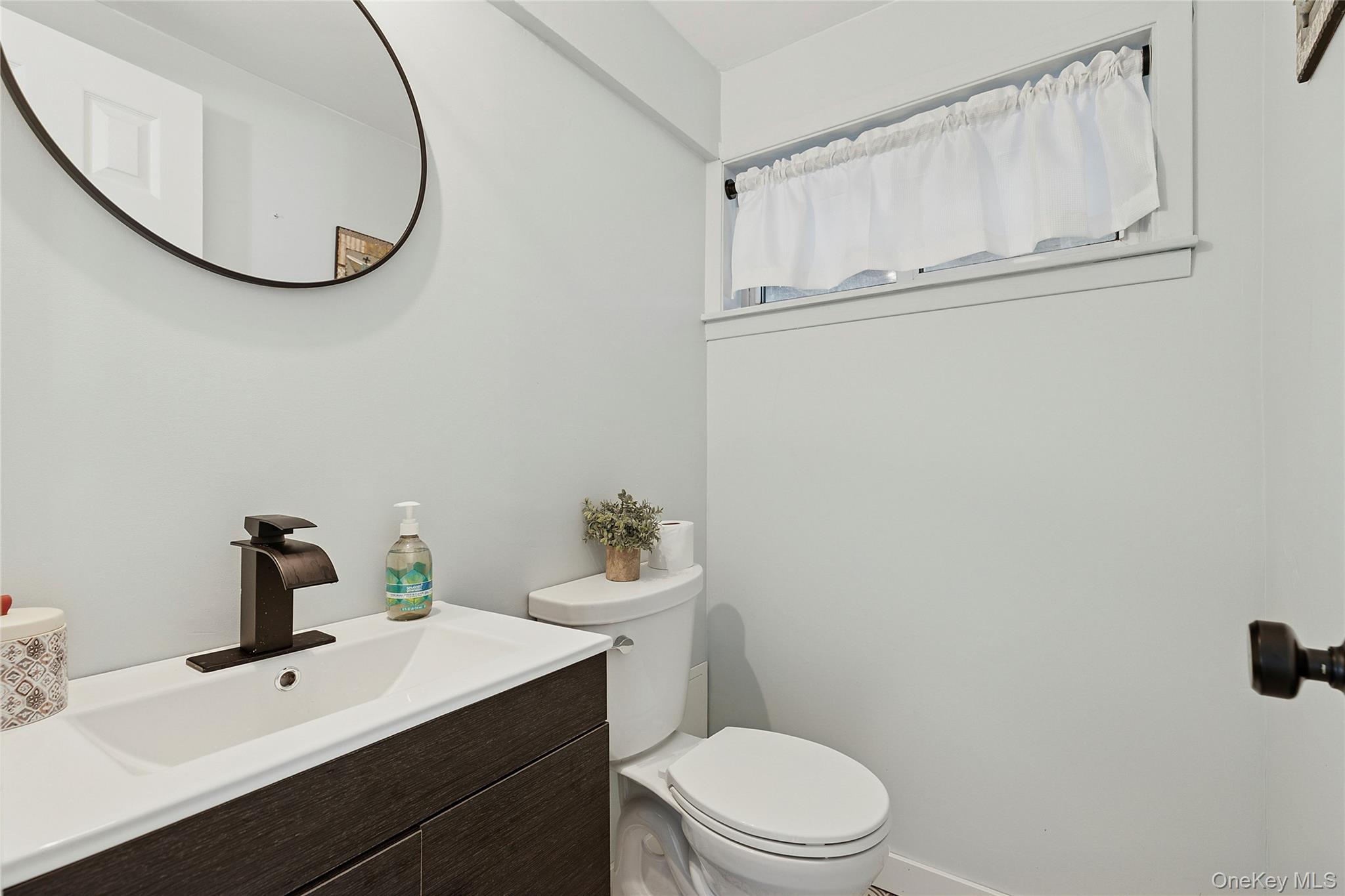 #13 photo, 19 Partridge Lane, सफ़ोक काउंटी East Setauket , NY 11733