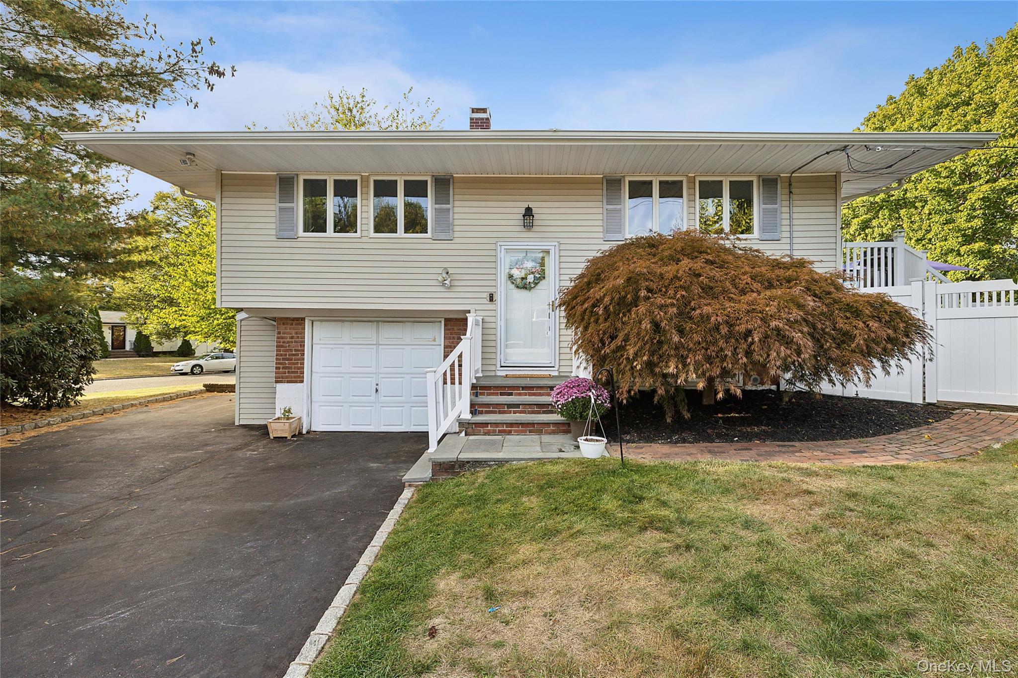 #2 photo, 19 Partridge Lane, सफ़ोक काउंटी East Setauket , NY 11733