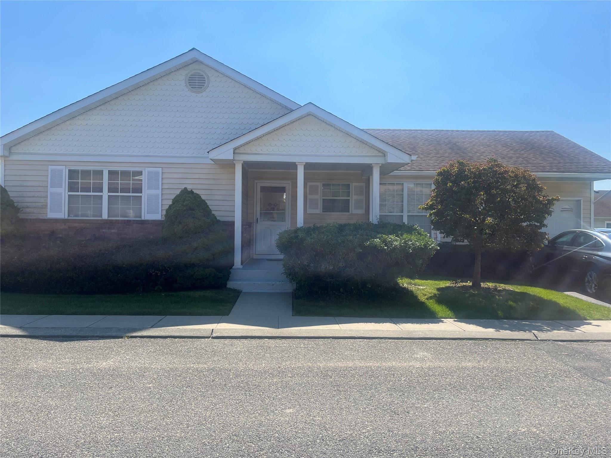 #1 photo, 18 Dawn Drive, Oakdale , NY 11769
