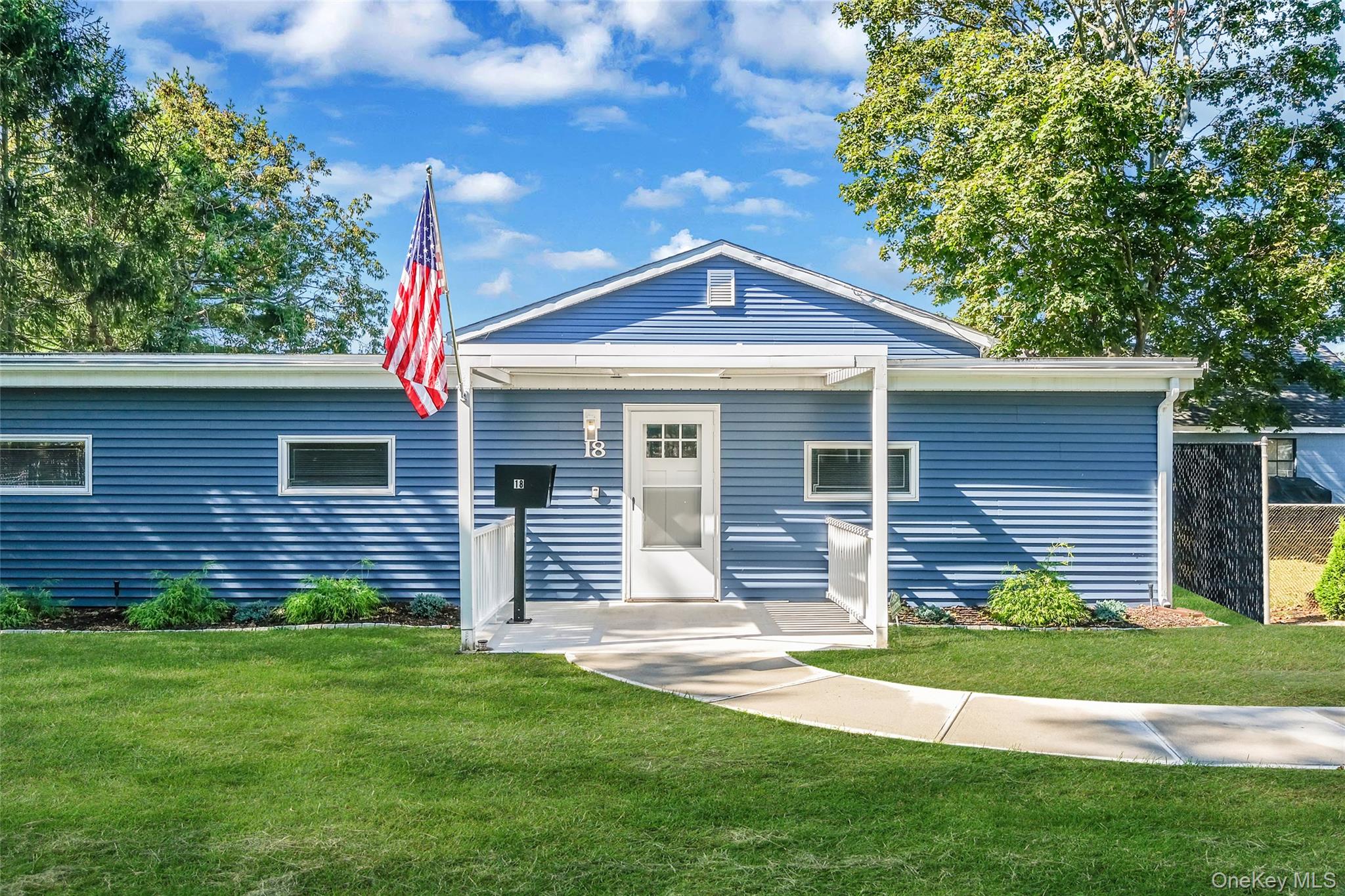 #6 photo, Third E Ldl Street, サフォーク郡 Patchogue , NY 11772