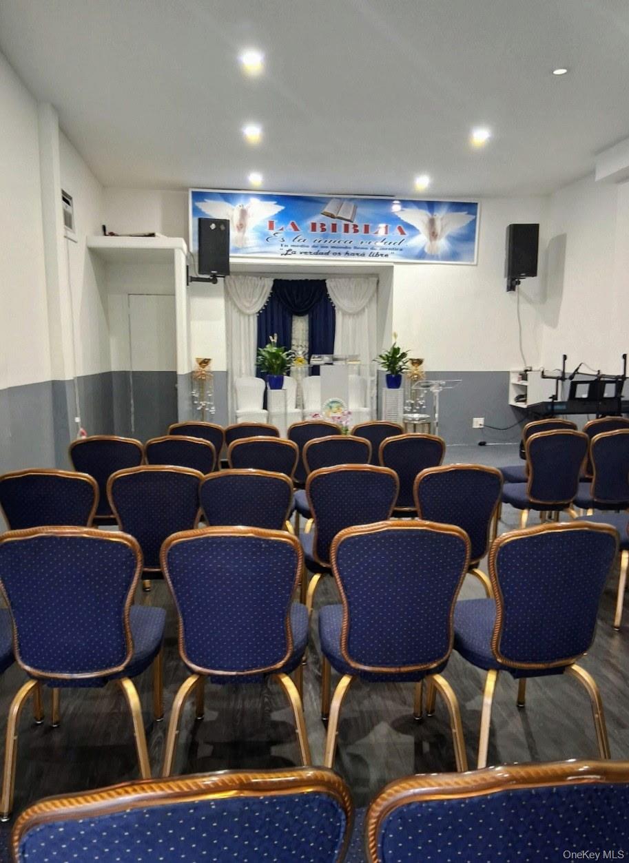 #3 photo, 117-34 Sutphin Boulevard, Jamaica , NY 11434