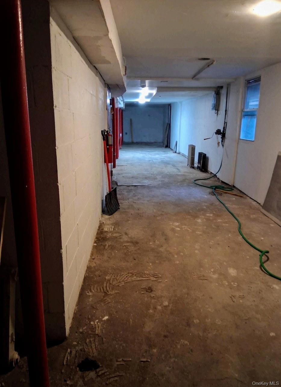 #9 photo, 117-34 Sutphin Boulevard, Jamaica , NY 11434