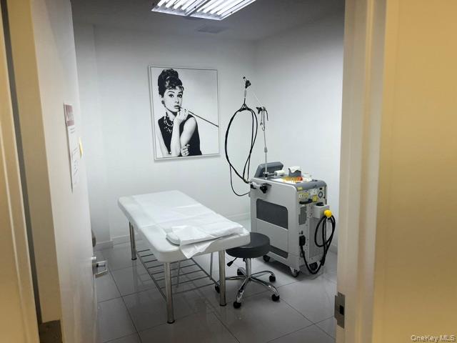 #8 photo, 39 Great Neck Road, ナッソー郡 Great Neck Plaza , NY 11021