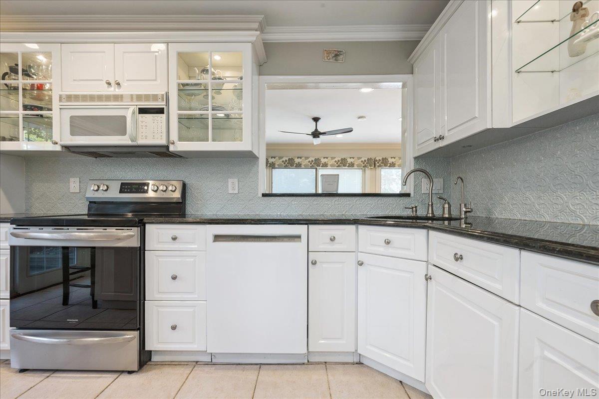 #11 photo, 2903 Preston Lane, Merrick , NY 11566