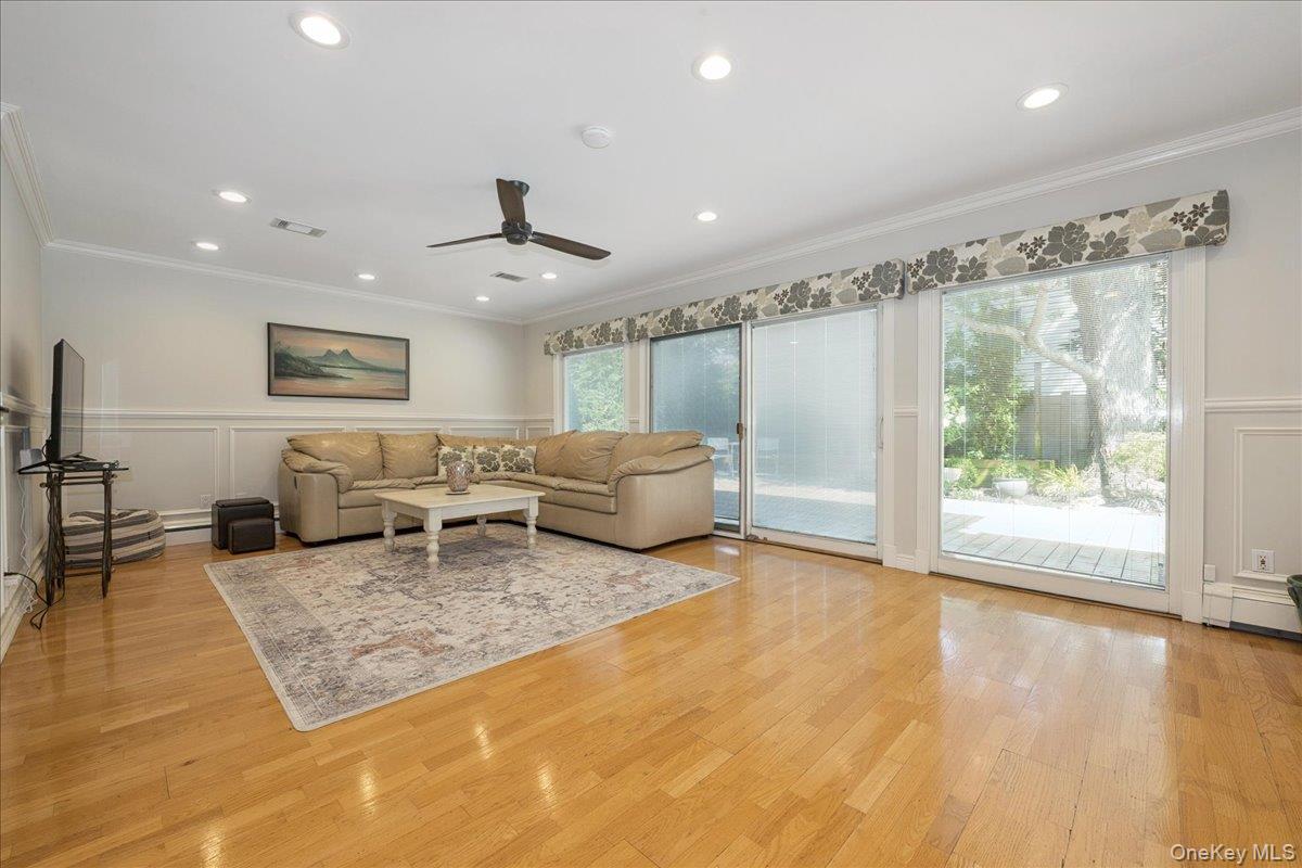 #18 photo, 2903 Preston Lane, Merrick , NY 11566