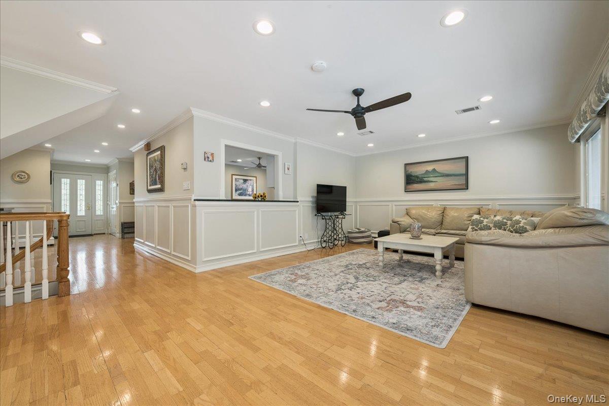 #19 photo, 2903 Preston Lane, Merrick , NY 11566