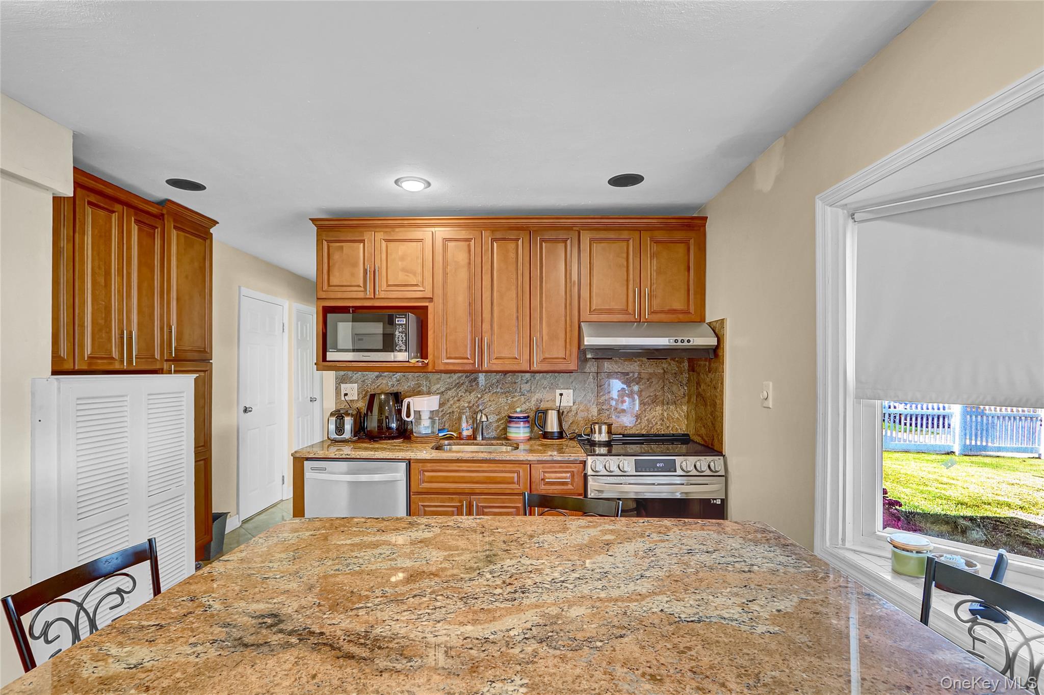 #11 photo, 29 Walnut Lane, Hicksville , NY 11801