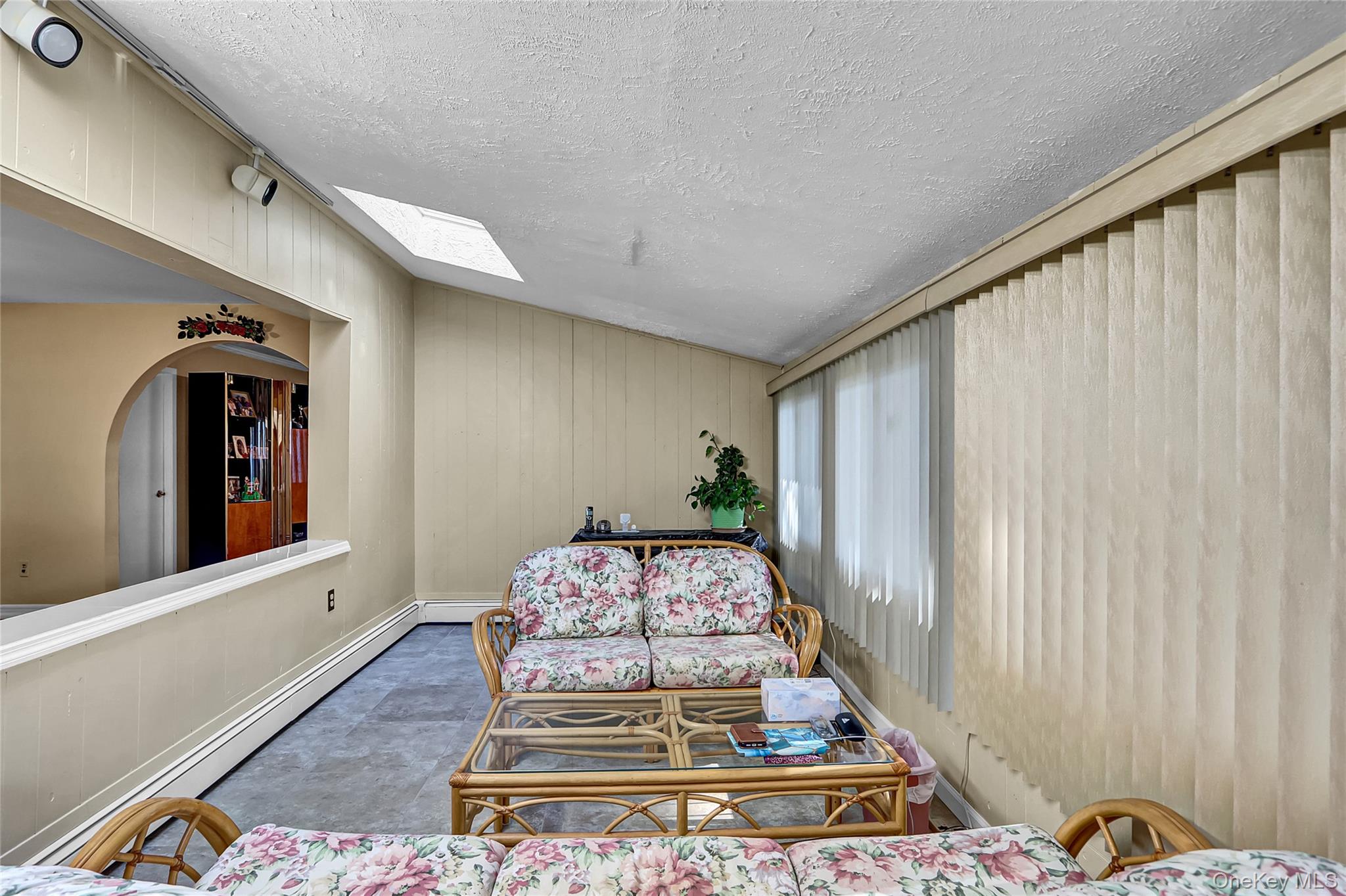 #16 photo, 29 Walnut Lane, Hicksville , NY 11801