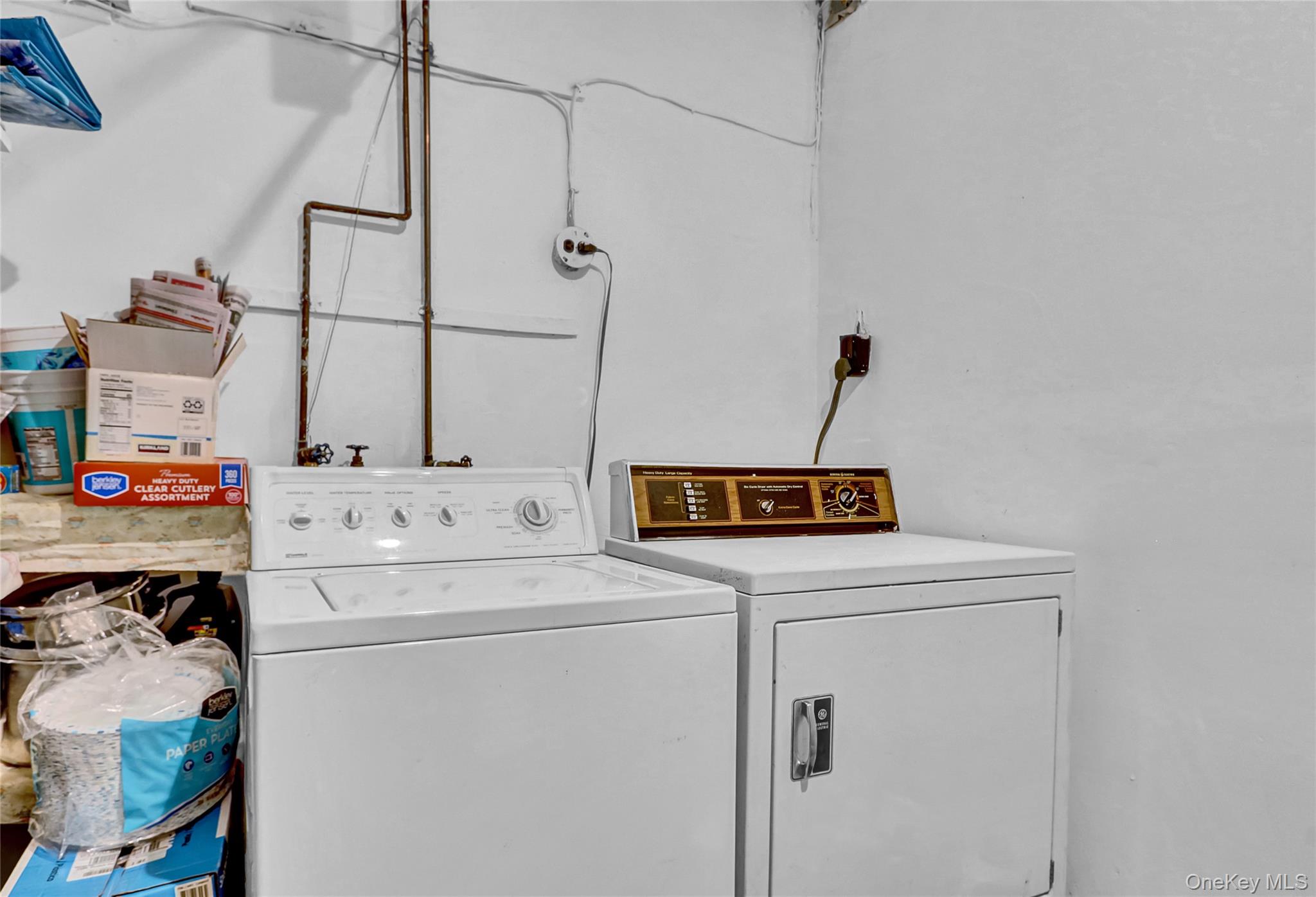 #20 photo, 29 Walnut Lane, Hicksville , NY 11801