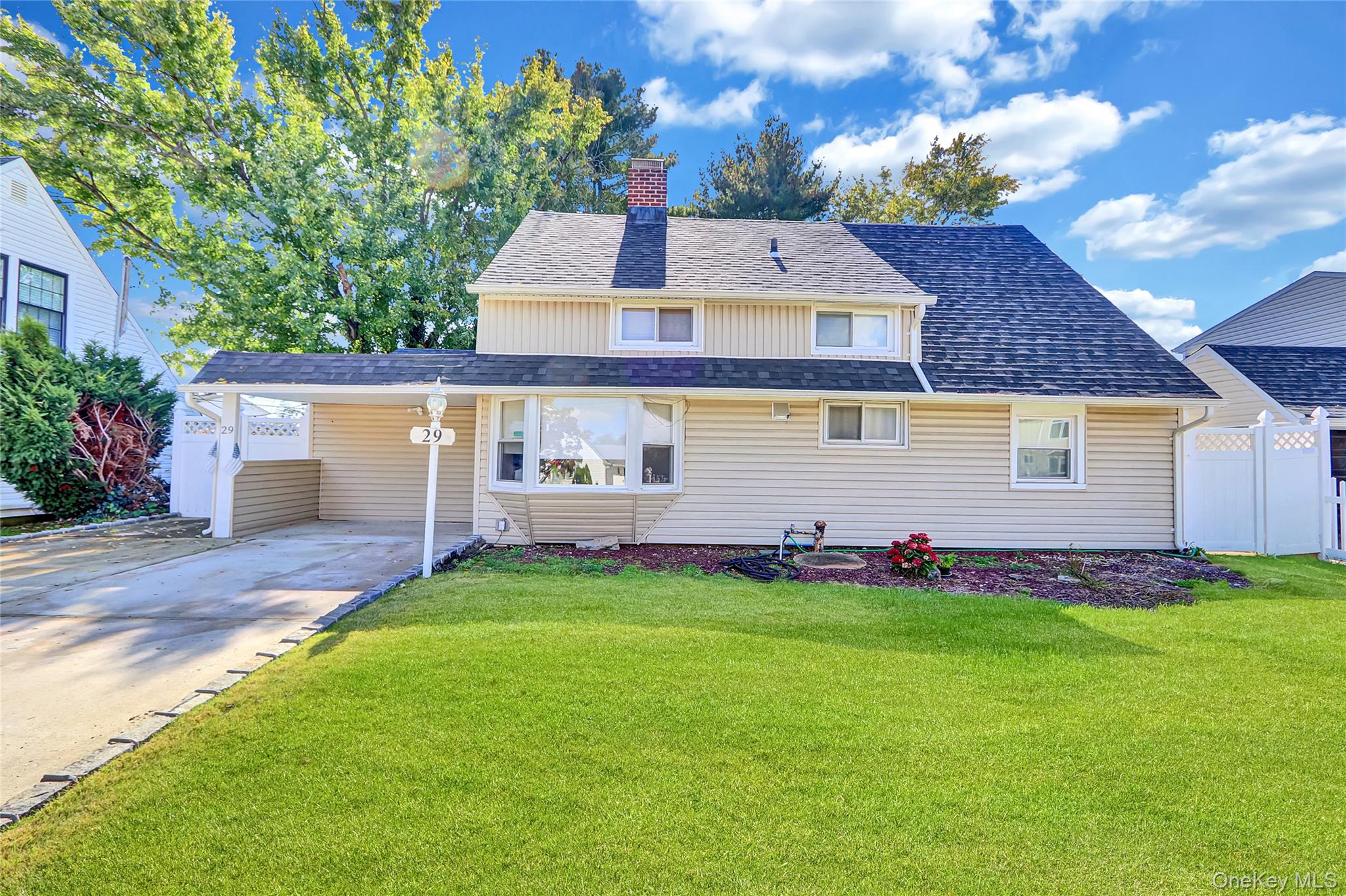 #3 photo, 29 Walnut Lane, Hicksville , NY 11801