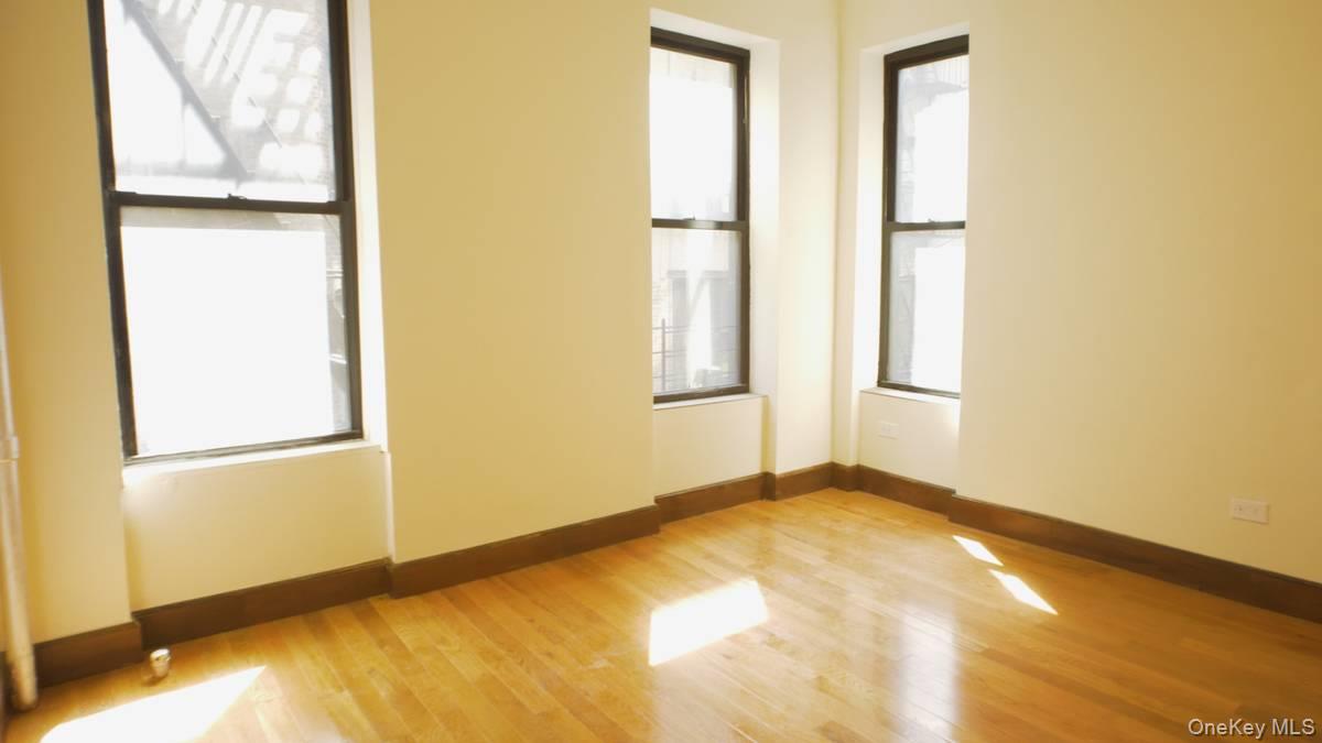 #5 photo, 139 st W 139th Street, New York (Manhattan) , NY 10031